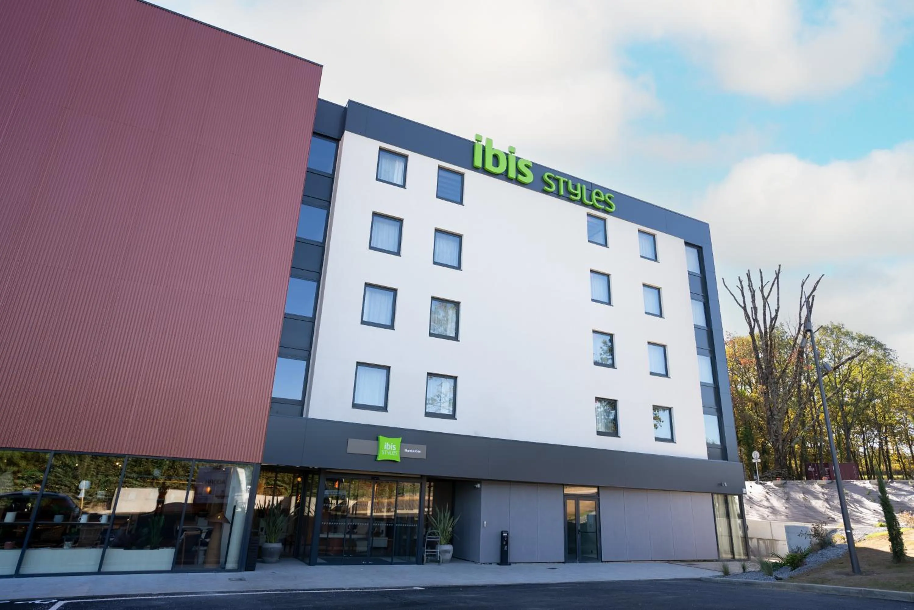 Property building in ibis Styles Montauban