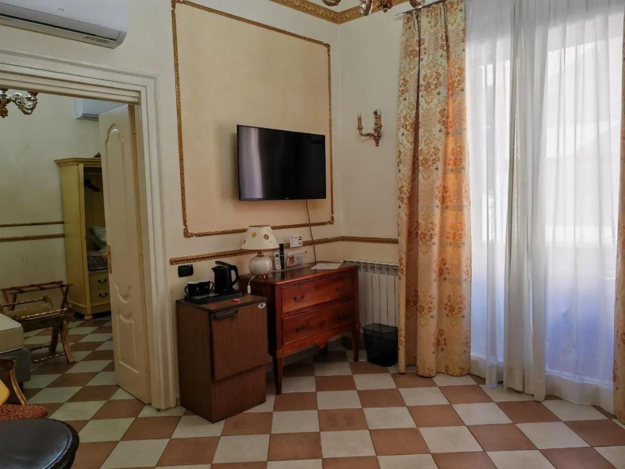 TV and multimedia in Hotel Trinacria