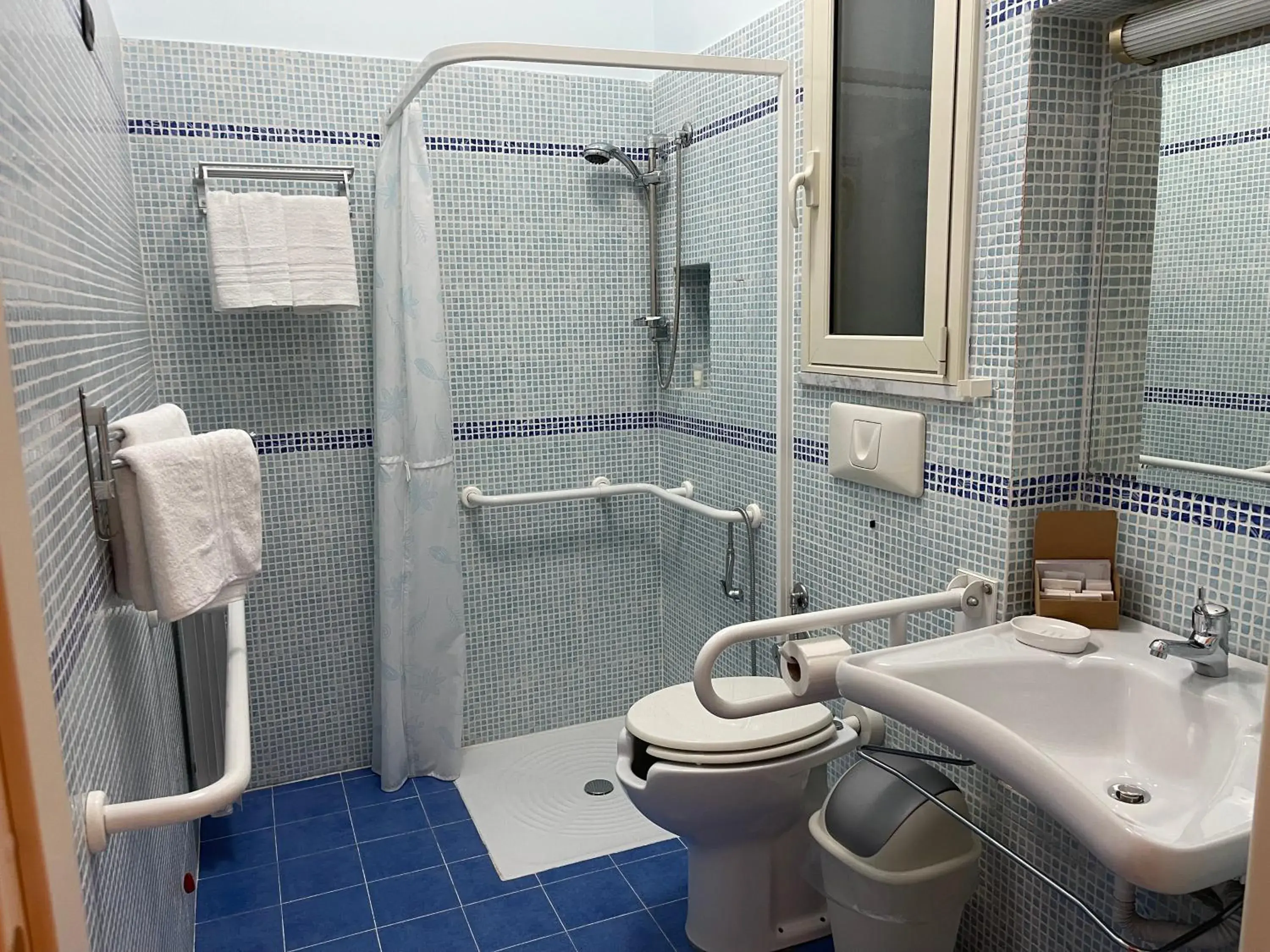 Double or Twin Room - Disability Access in Hotel Trinacria Double or Twin Room - Disability Access in Hotel Trinacria