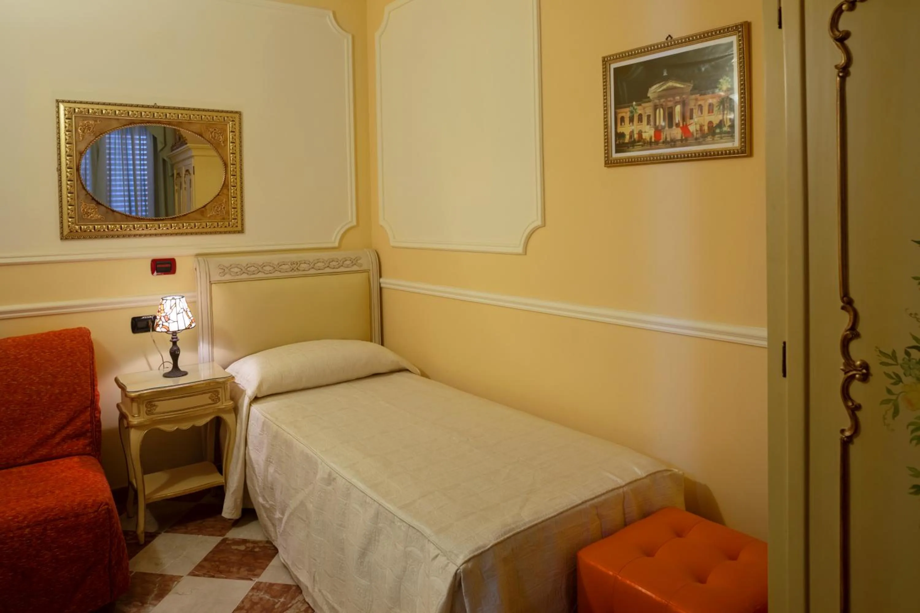 Photo of the whole room, Bed in Hotel Trinacria