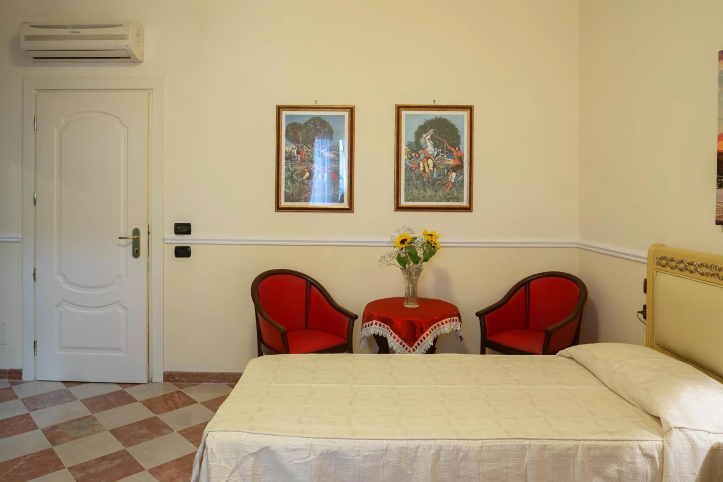 Photo of the whole room, Bed in Hotel Trinacria