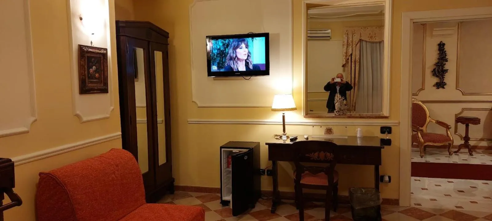 TV and multimedia in Hotel Trinacria