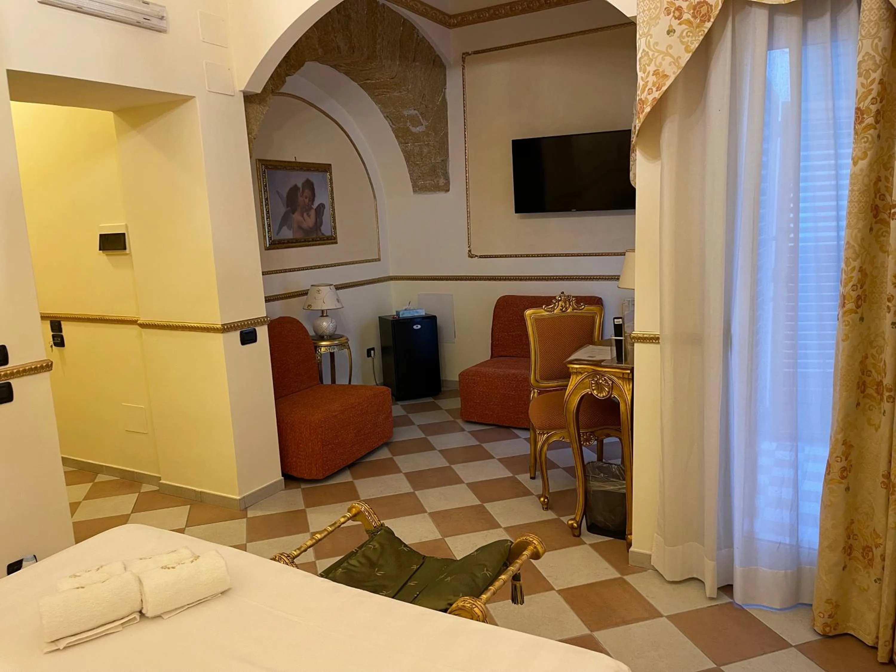 TV and multimedia, Bed in Hotel Trinacria