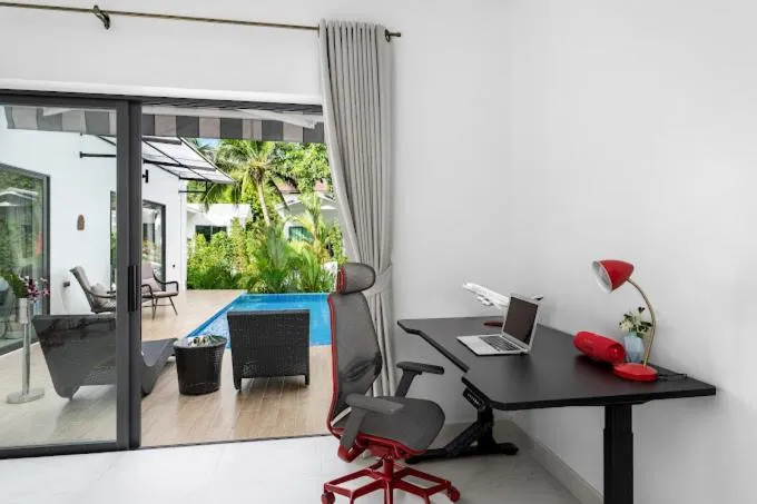 hair dresser in Bougain Villas