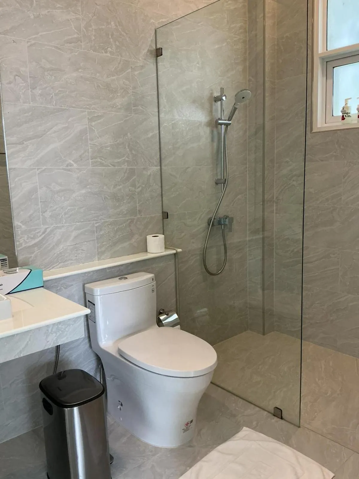 Bathroom in Bougain Villas