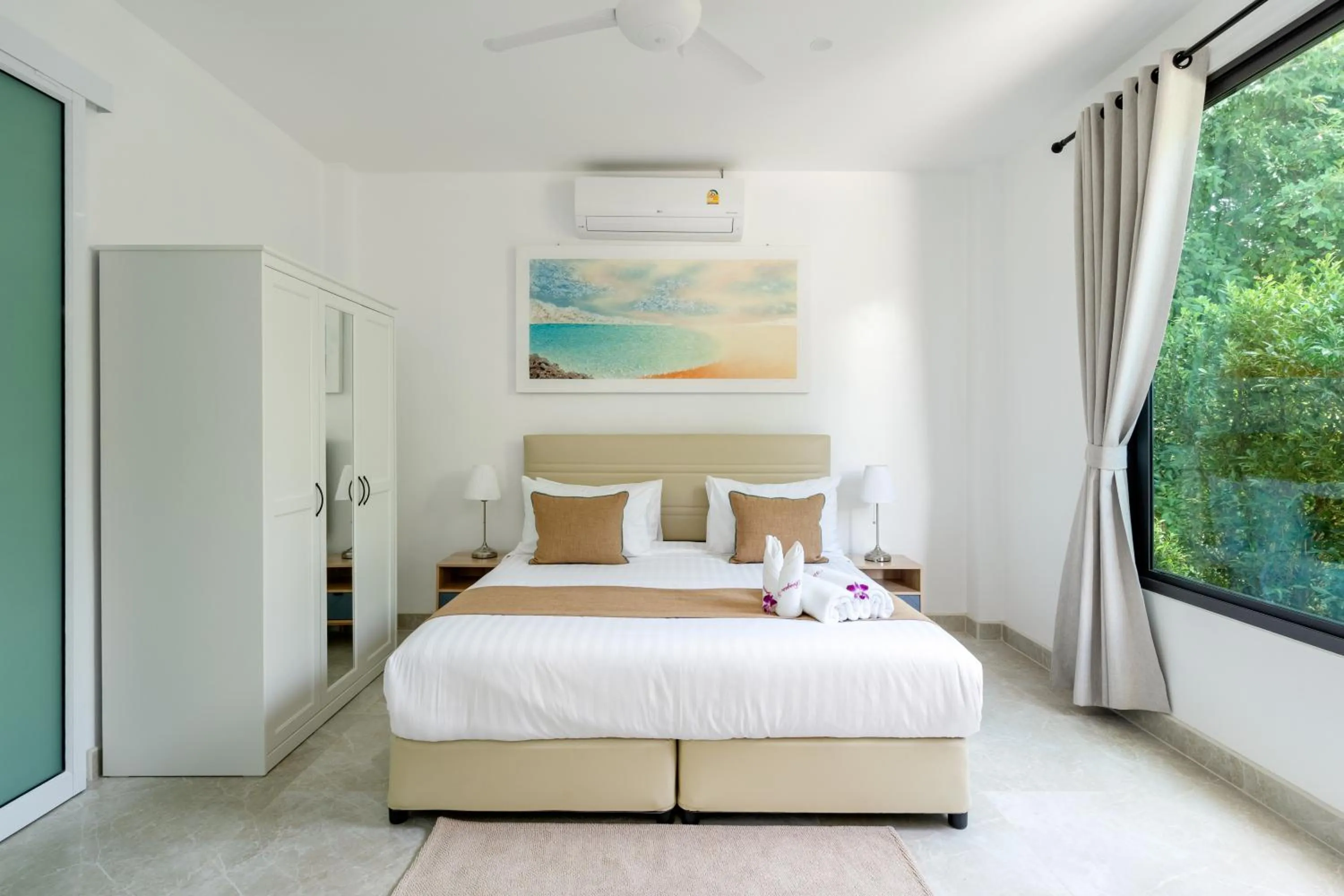 Photo of the whole room, Bed in Bougain Villas