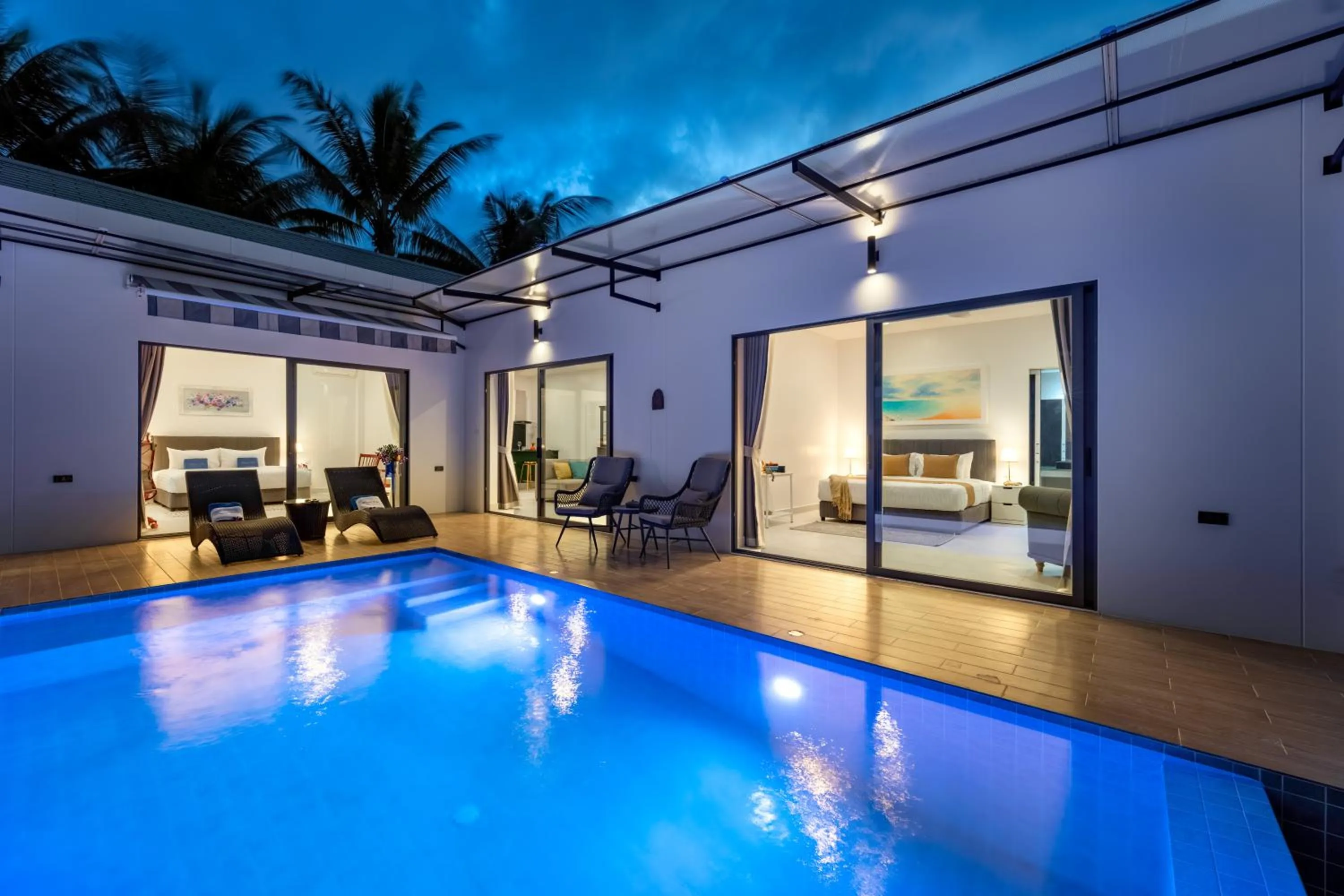 Swimming pool in Bougain Villas