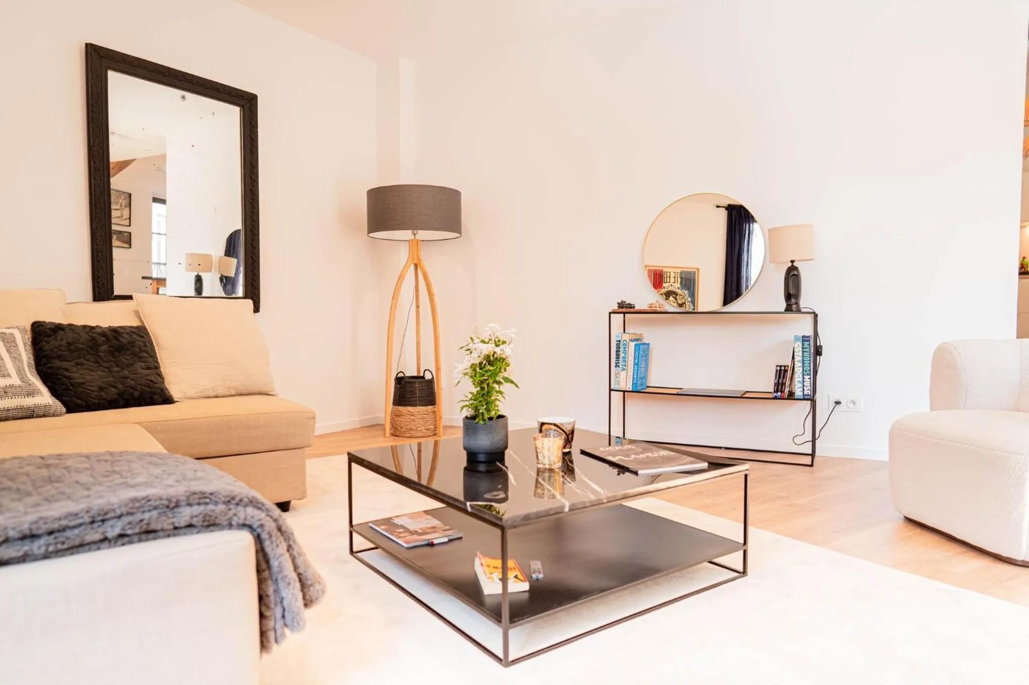 Living room in Centre historique coeur du quartier Vernet 100 m²