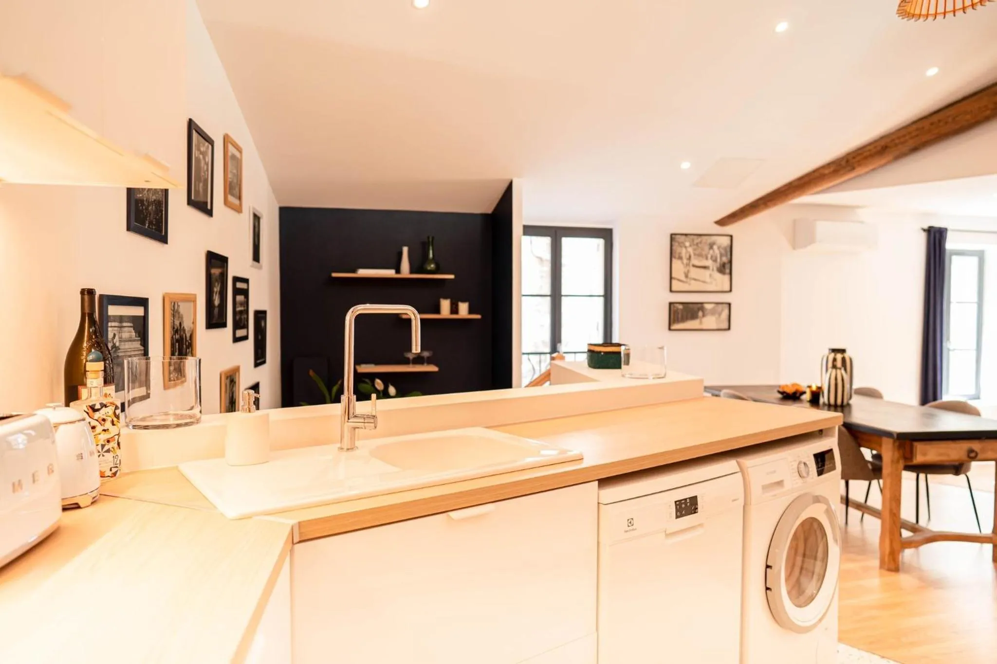 Kitchen or kitchenette in Centre historique coeur du quartier Vernet 100 m²