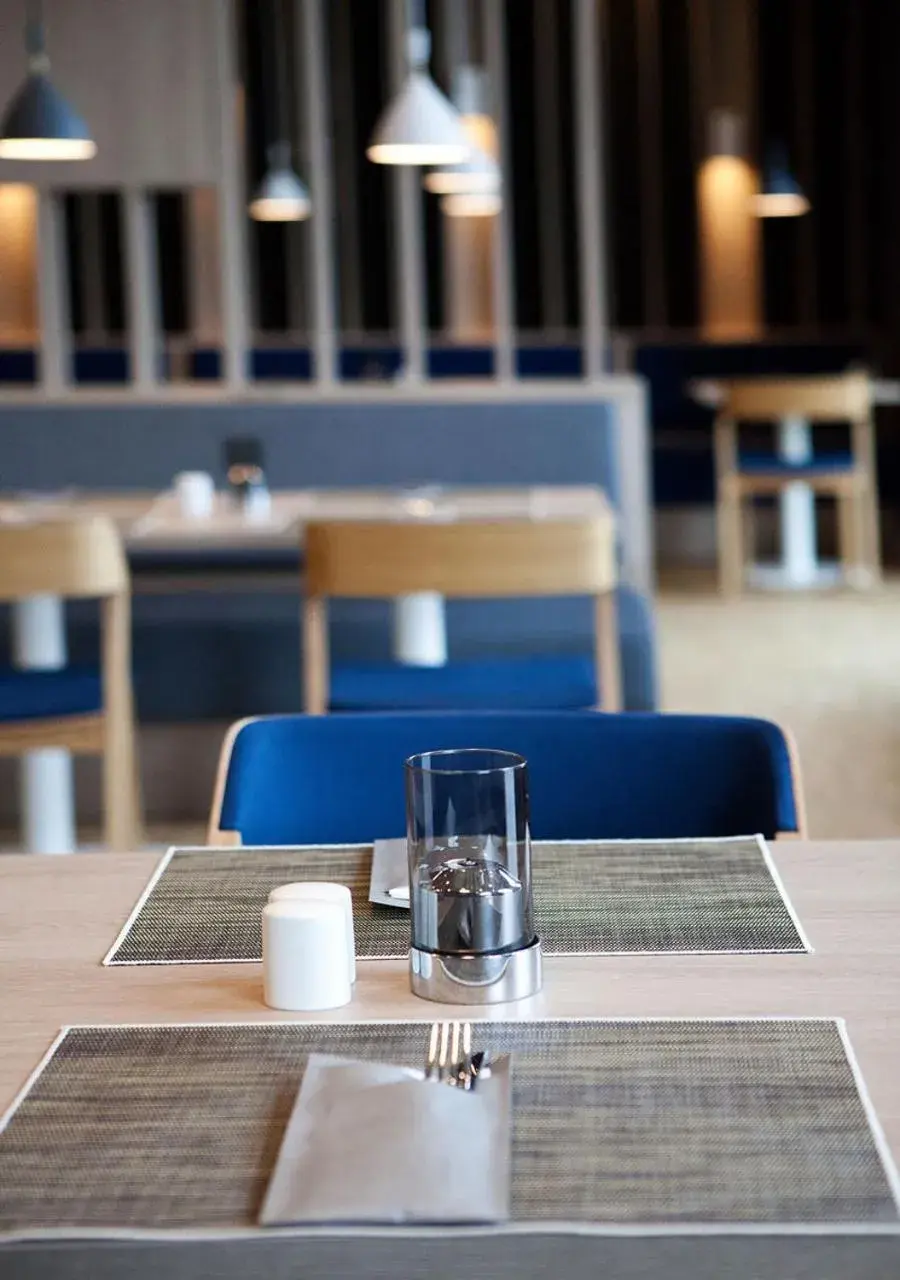 Restaurant/places to eat in Holiday Inn Express - Düsseldorf Airport Restaurant/places to eat in Holiday Inn Express - Düsseldorf Airport