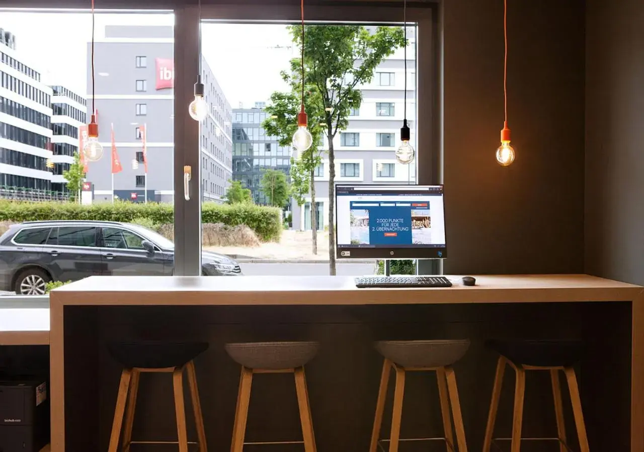 Lobby or reception in Holiday Inn Express - Düsseldorf Airport Lobby or reception in Holiday Inn Express - Düsseldorf Airport