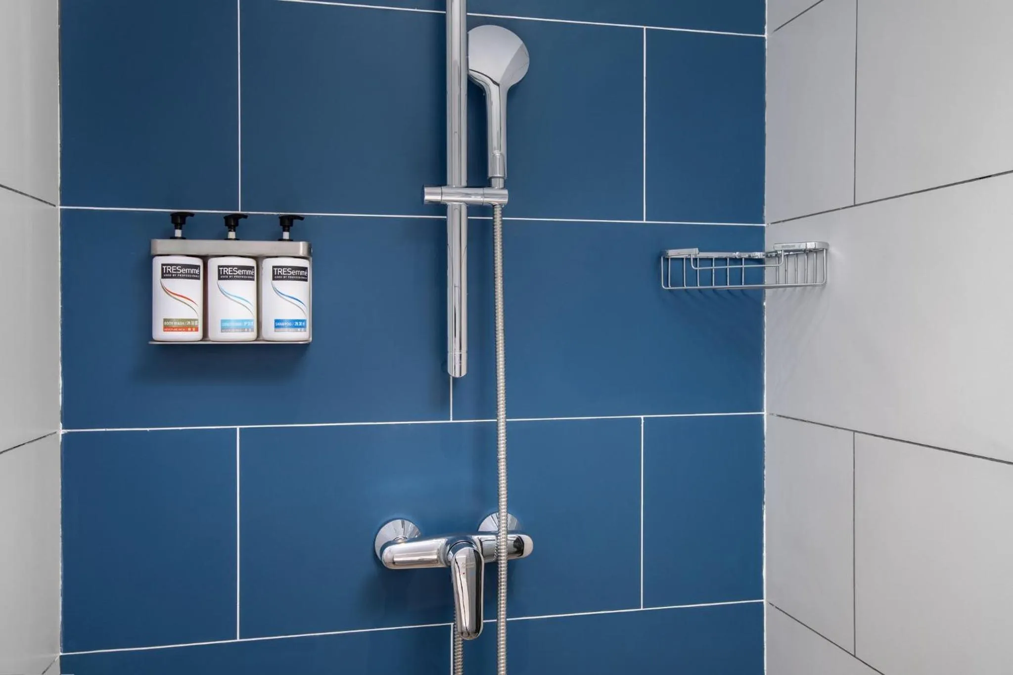 Photo of the whole room in Holiday Inn Express Guiyang Qingyan by IHG