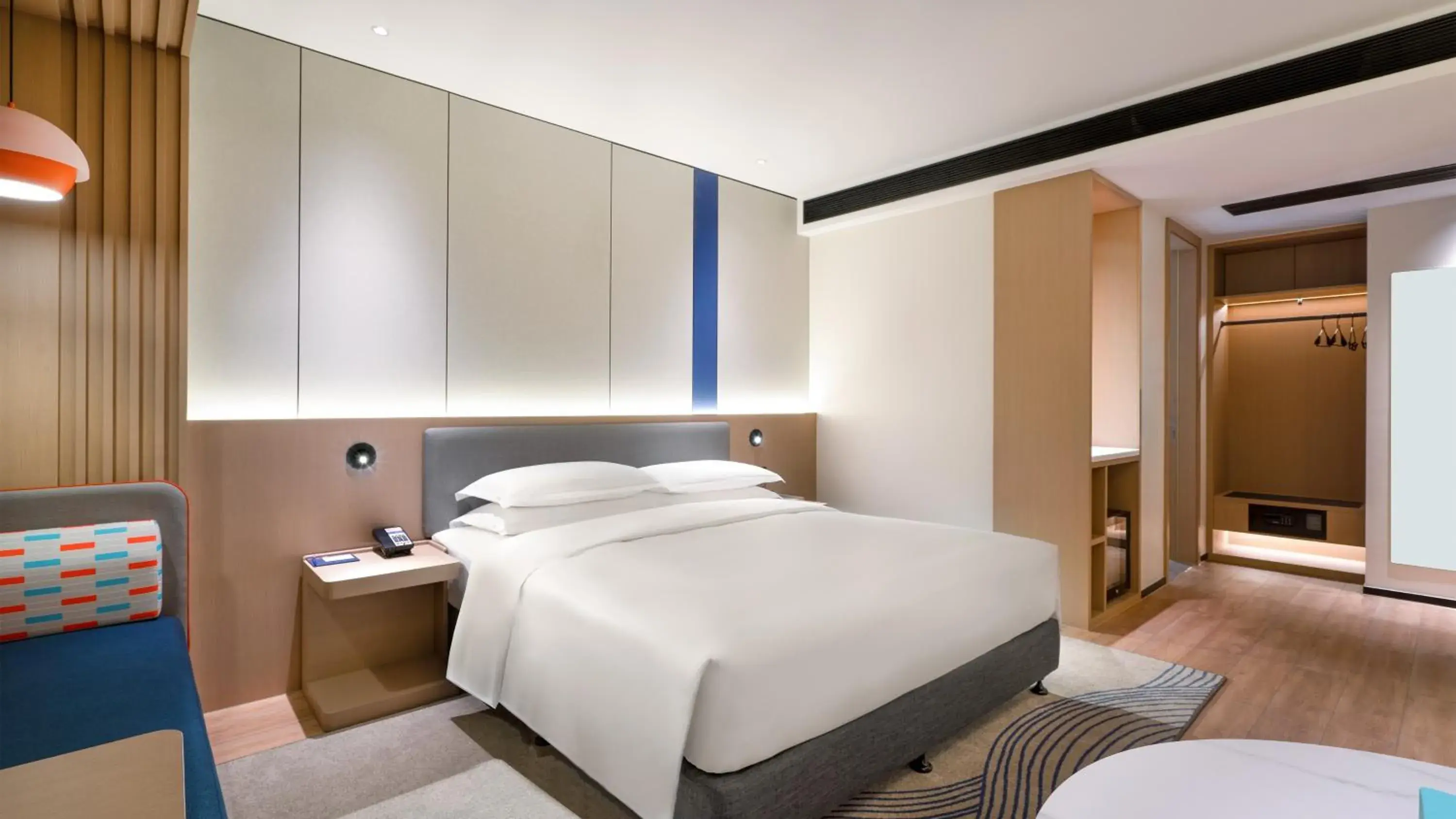 Bed in Holiday Inn Express Changsha Kaifu by IHG Bed in Holiday Inn Express Changsha Kaifu by IHG