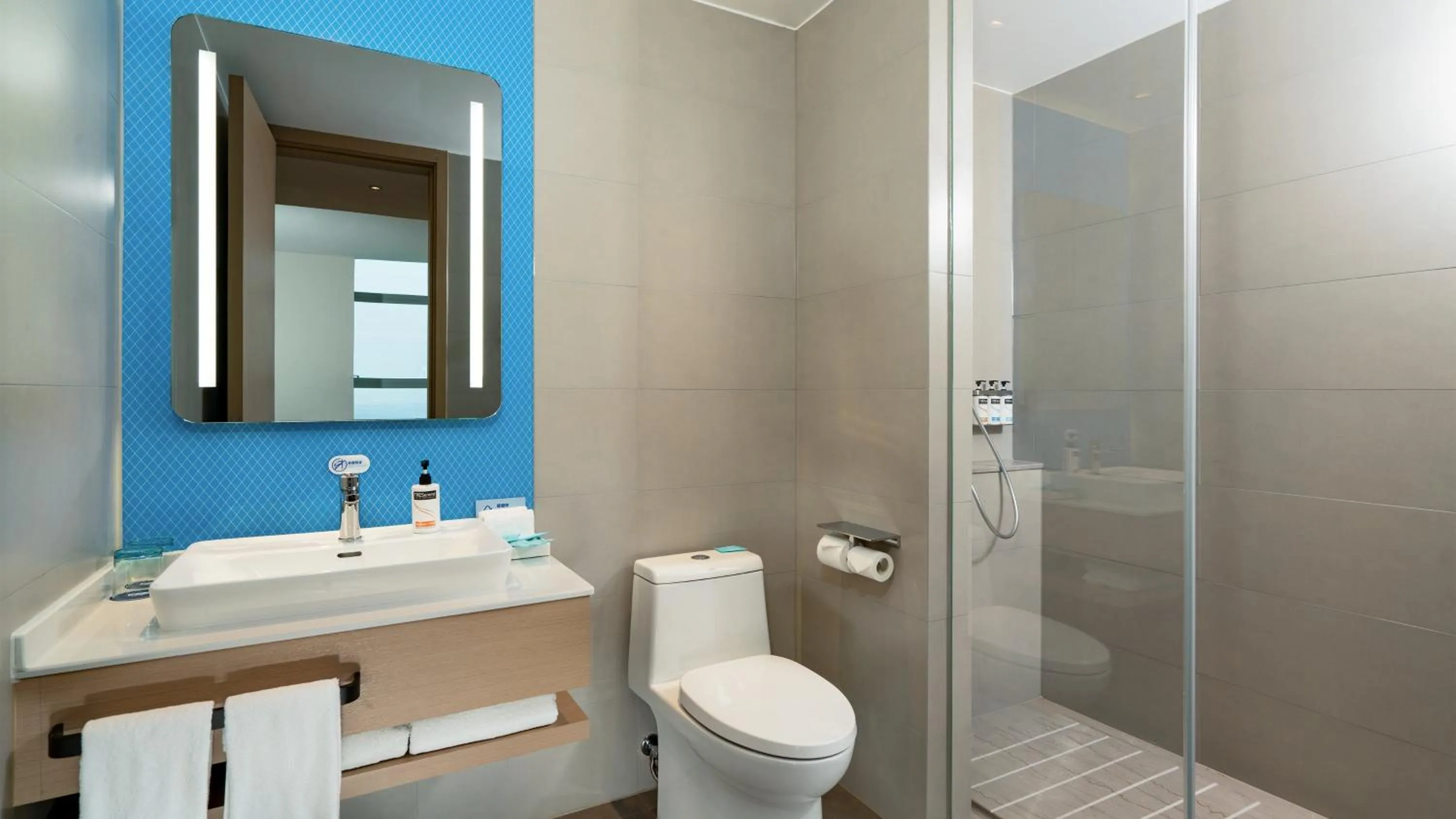 Photo of the whole room in Holiday Inn Express Changsha Kaifu by IHG