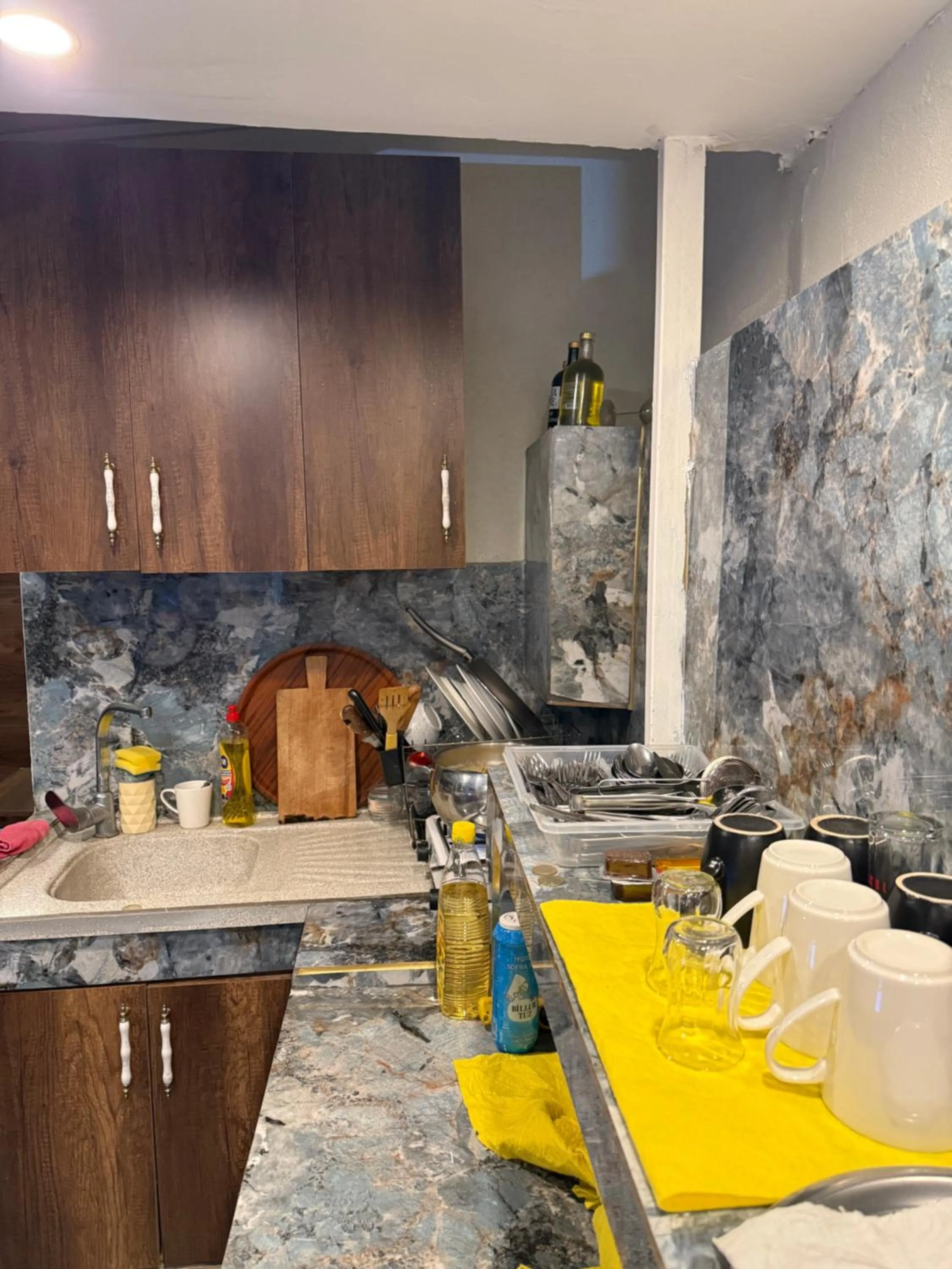 Kitchen or kitchenette in La Vien Hotel Old City