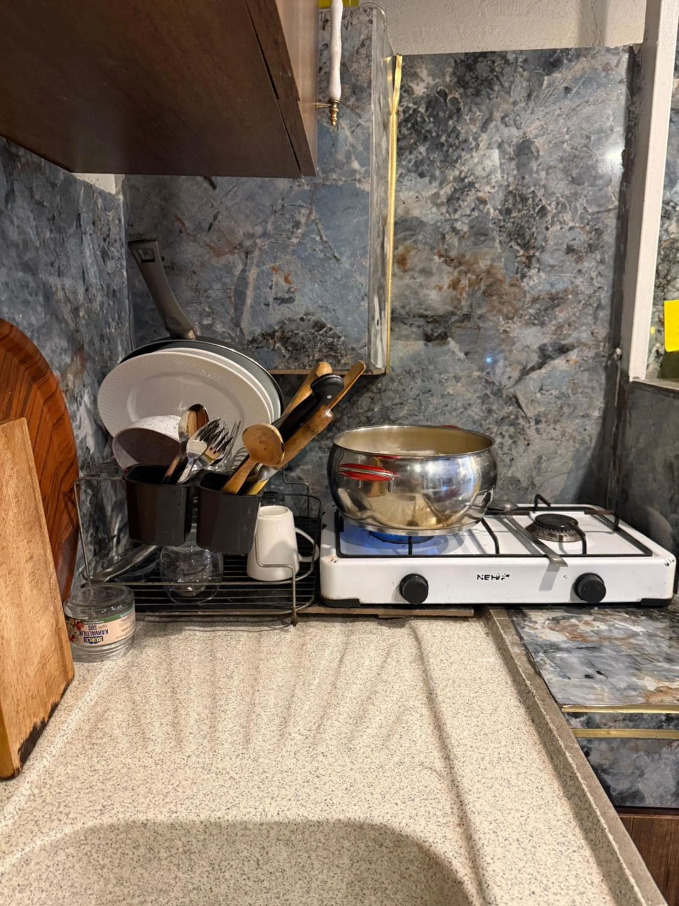 Kitchen or kitchenette in La Vien Hotel Old City