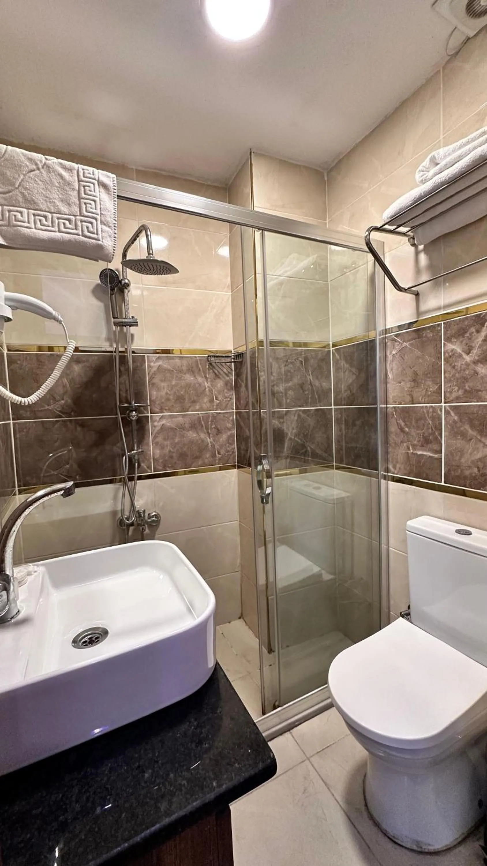 Shower in Aras Boutique Hotel & Suites