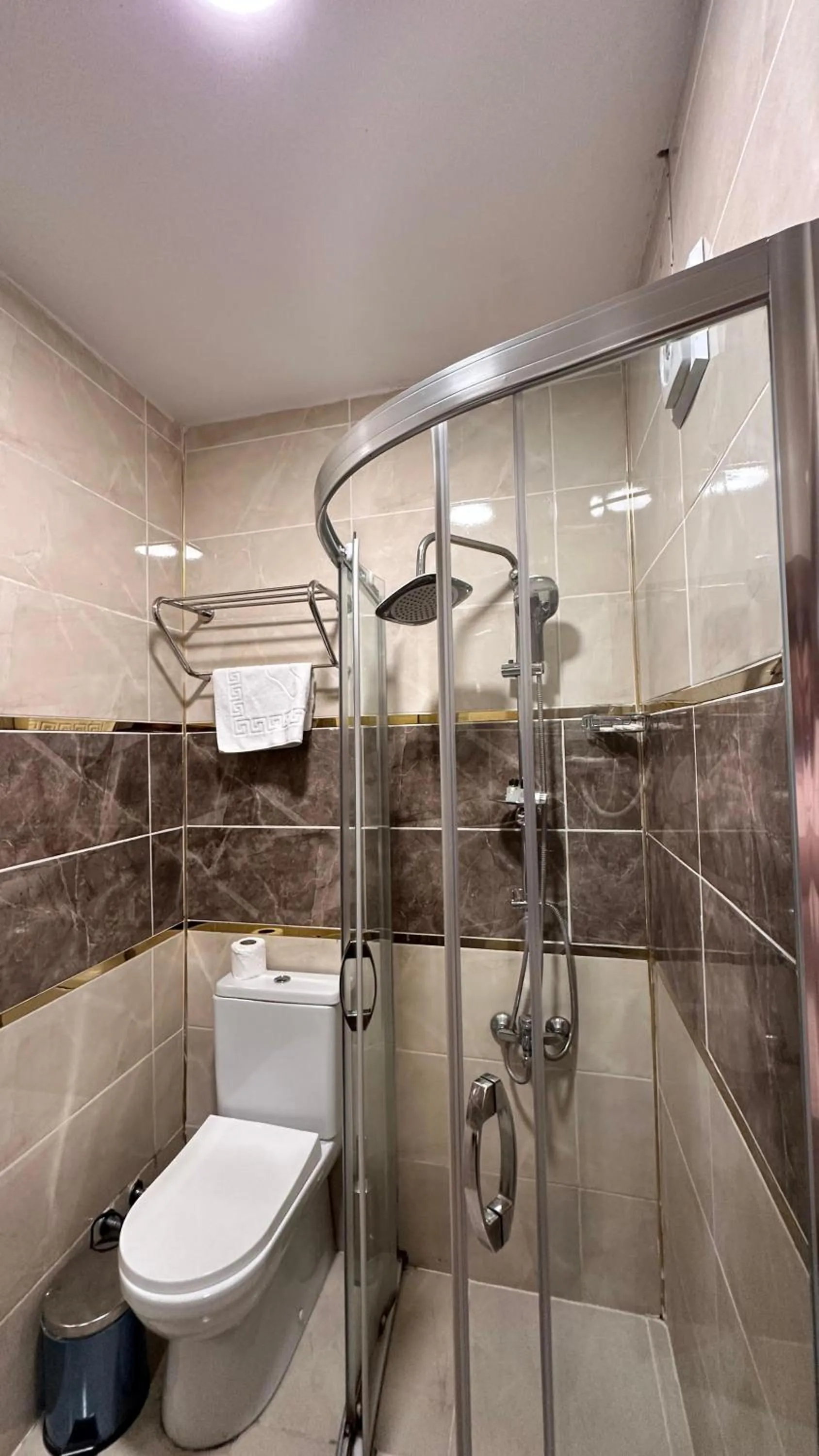 Shower in Aras Boutique Hotel & Suites