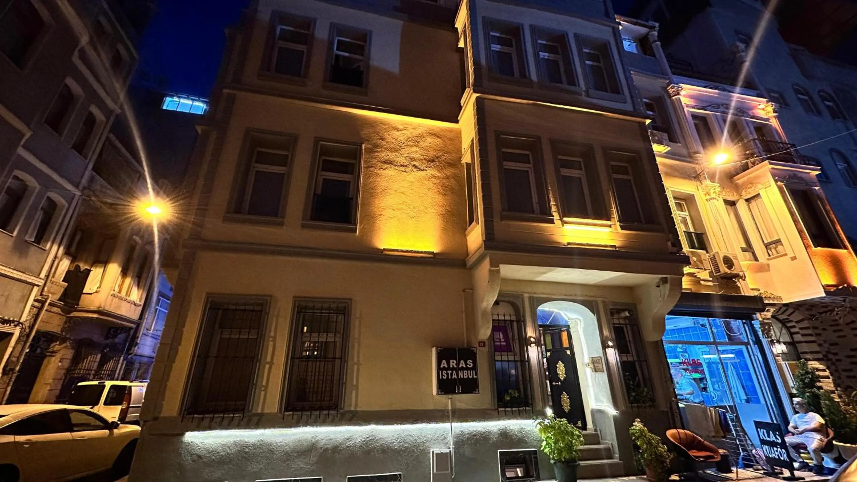 Property building in Aras Boutique Hotel & Suites