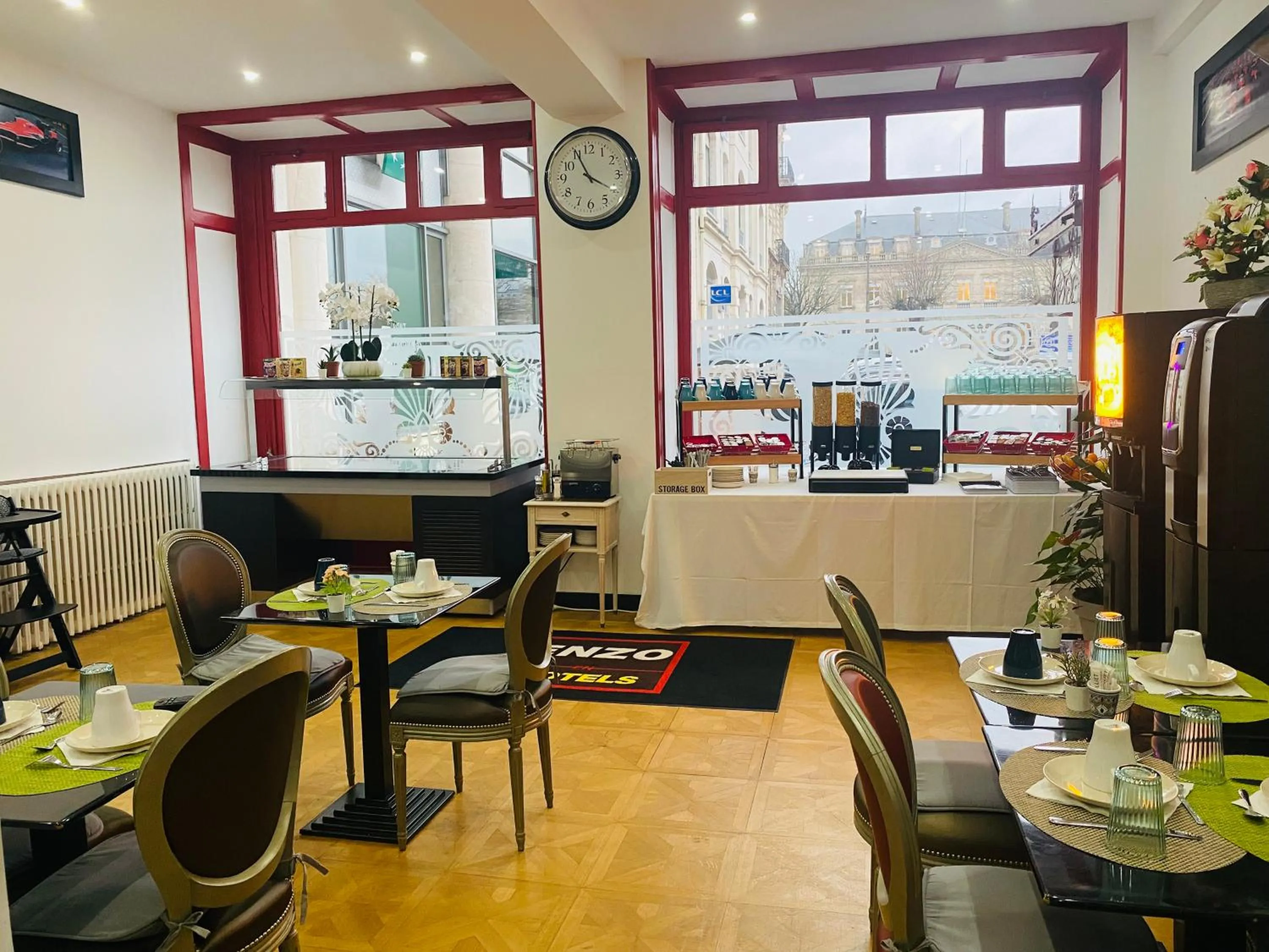 Restaurant/places to eat in Enzo Hotels Limoges Centre Jourdan by Kyriad Direct