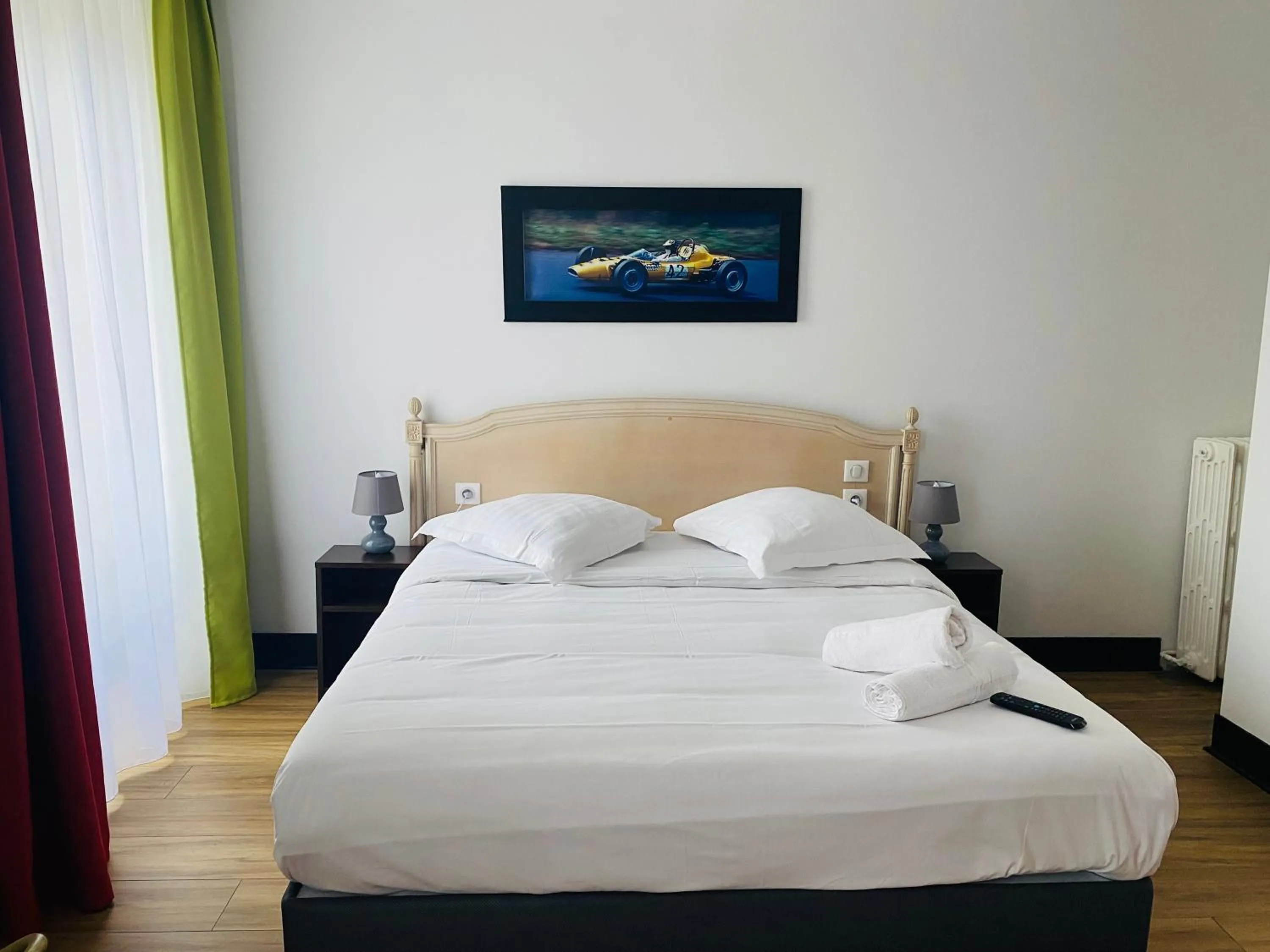 Bed in Enzo Hotels Limoges Centre Jourdan by Kyriad Direct