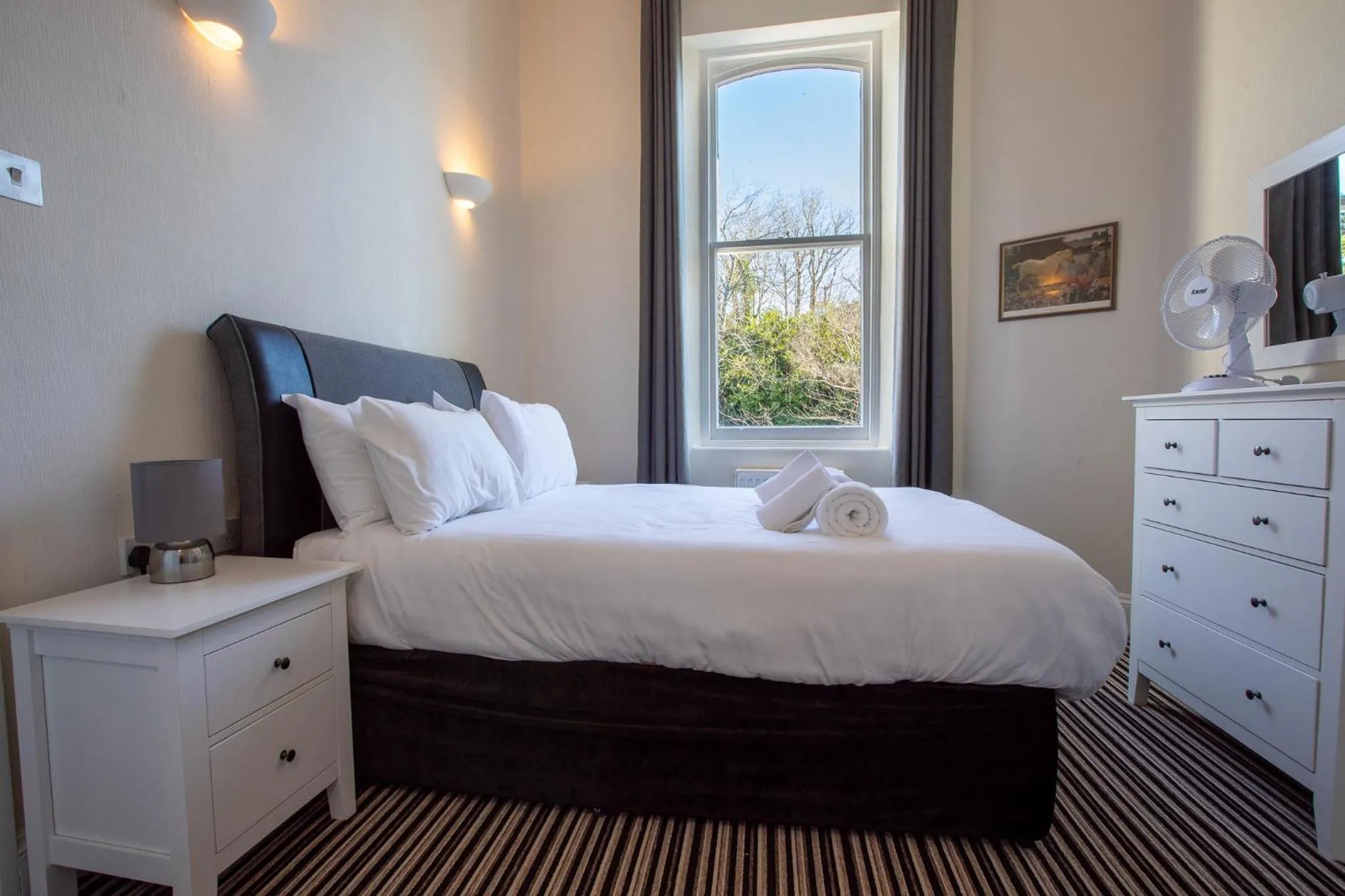 Cosy Flat in Victorian Villa- Parking & Garden