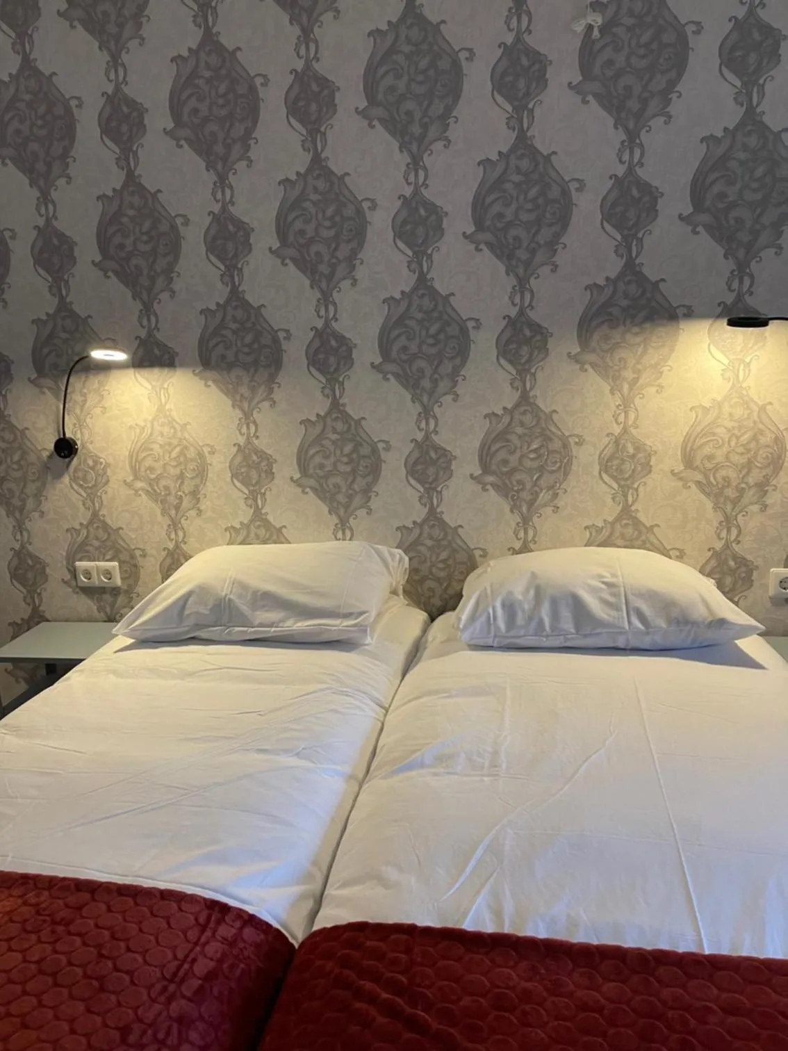 Bed in Hotel B&B Sint-Maria NEXT DOOR