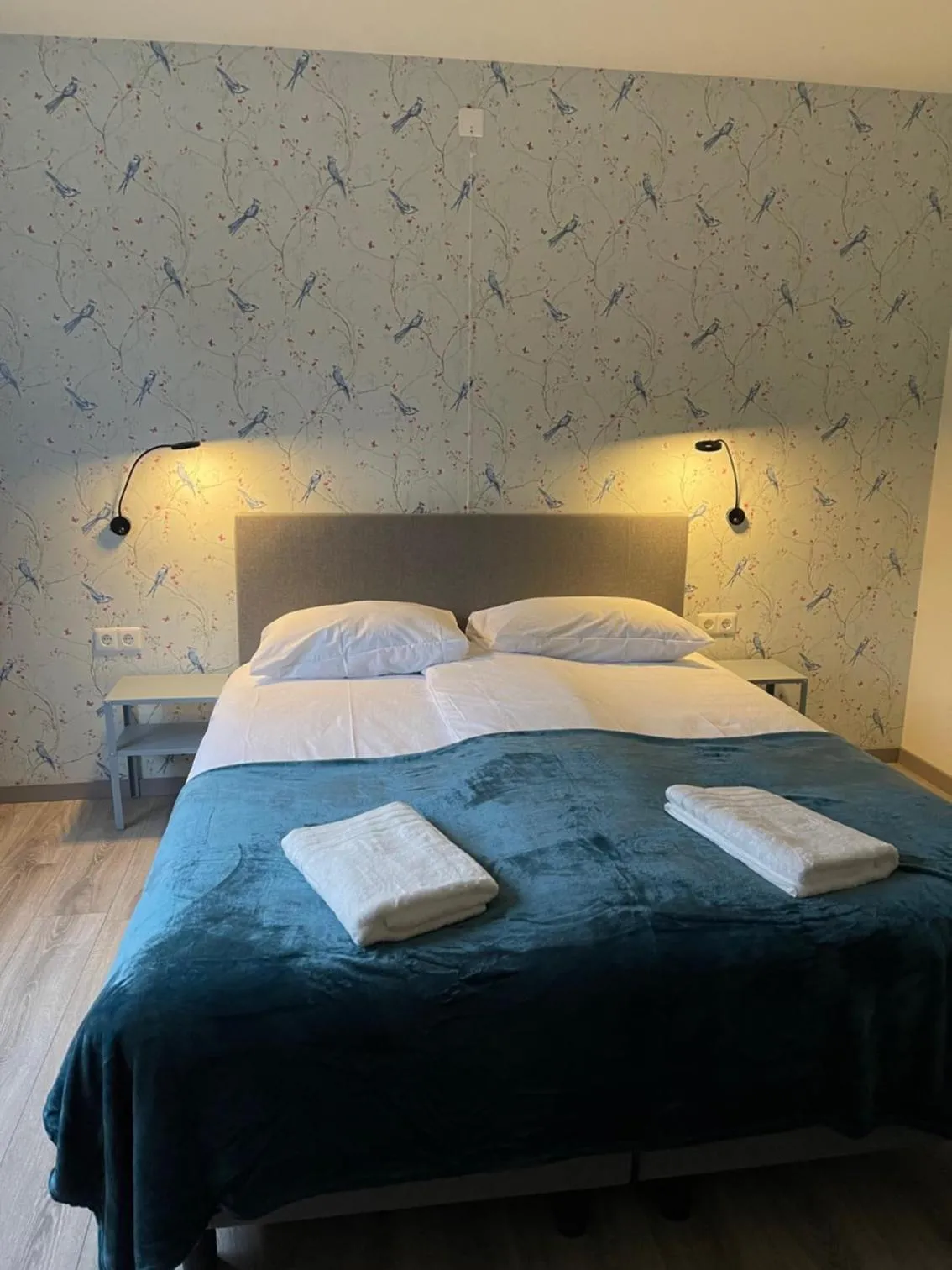 Bed in Hotel B&B Sint-Maria NEXT DOOR