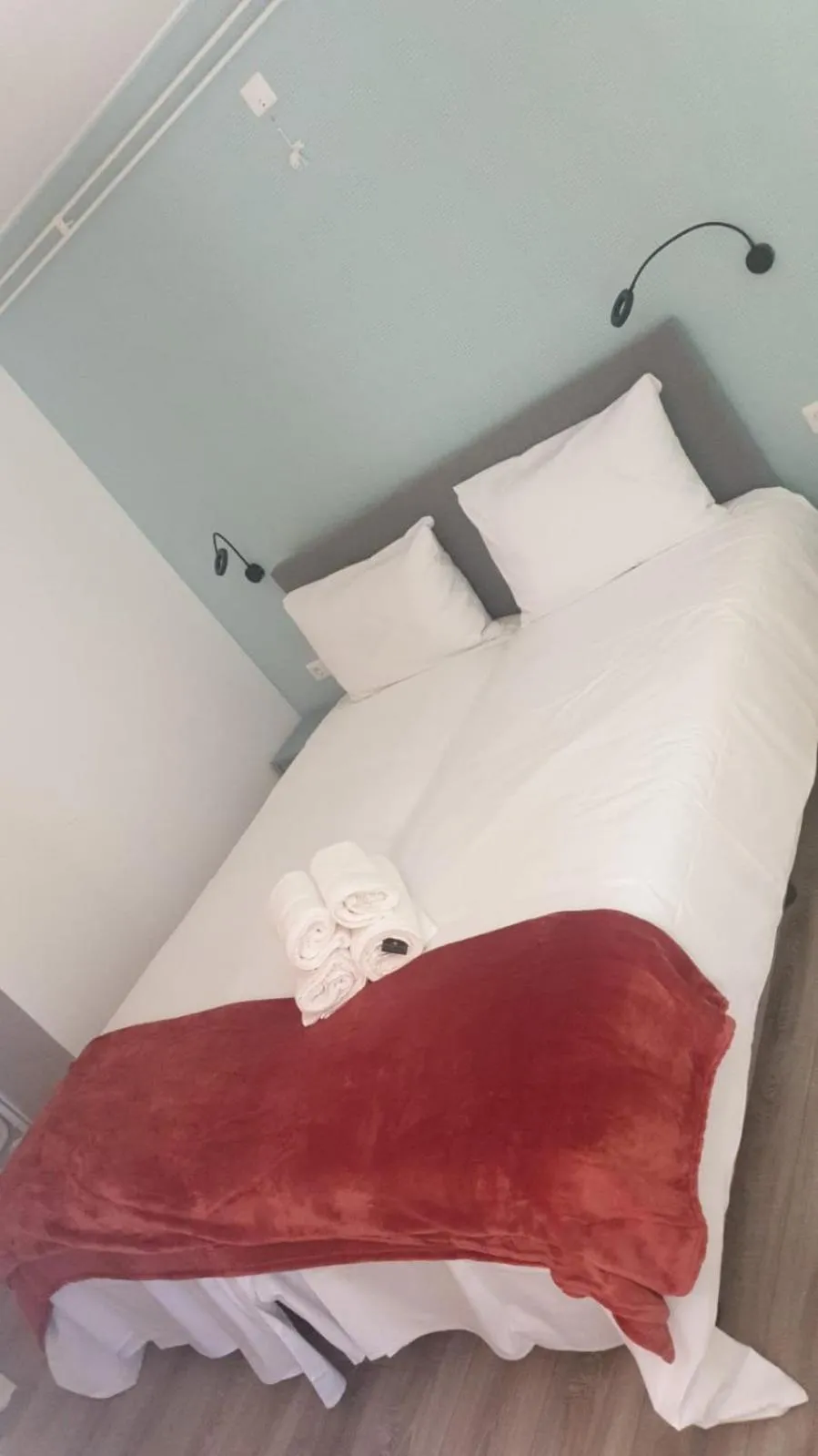 Bed in Hotel B&B Sint-Maria NEXT DOOR