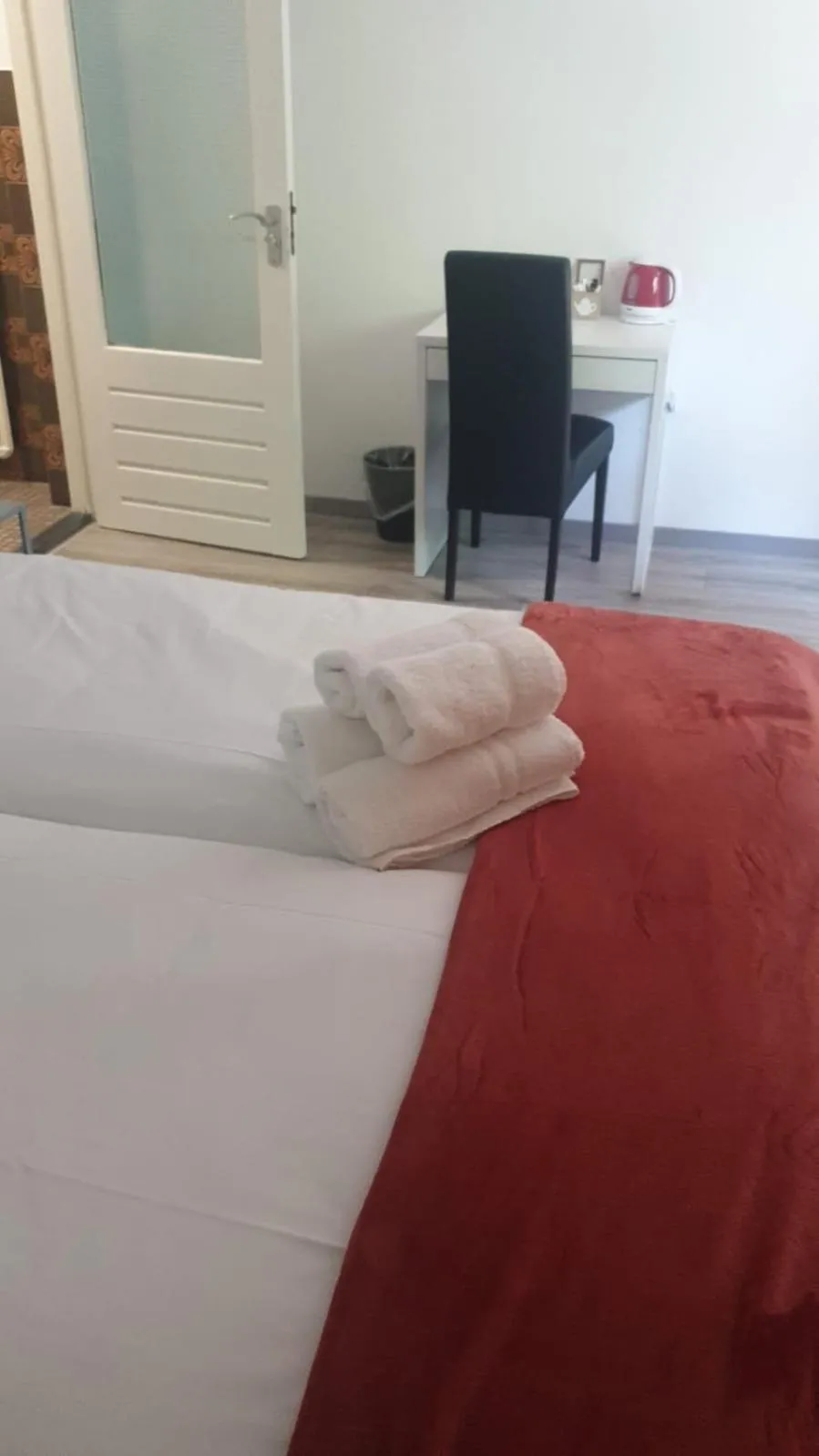Bed in Hotel B&B Sint-Maria NEXT DOOR