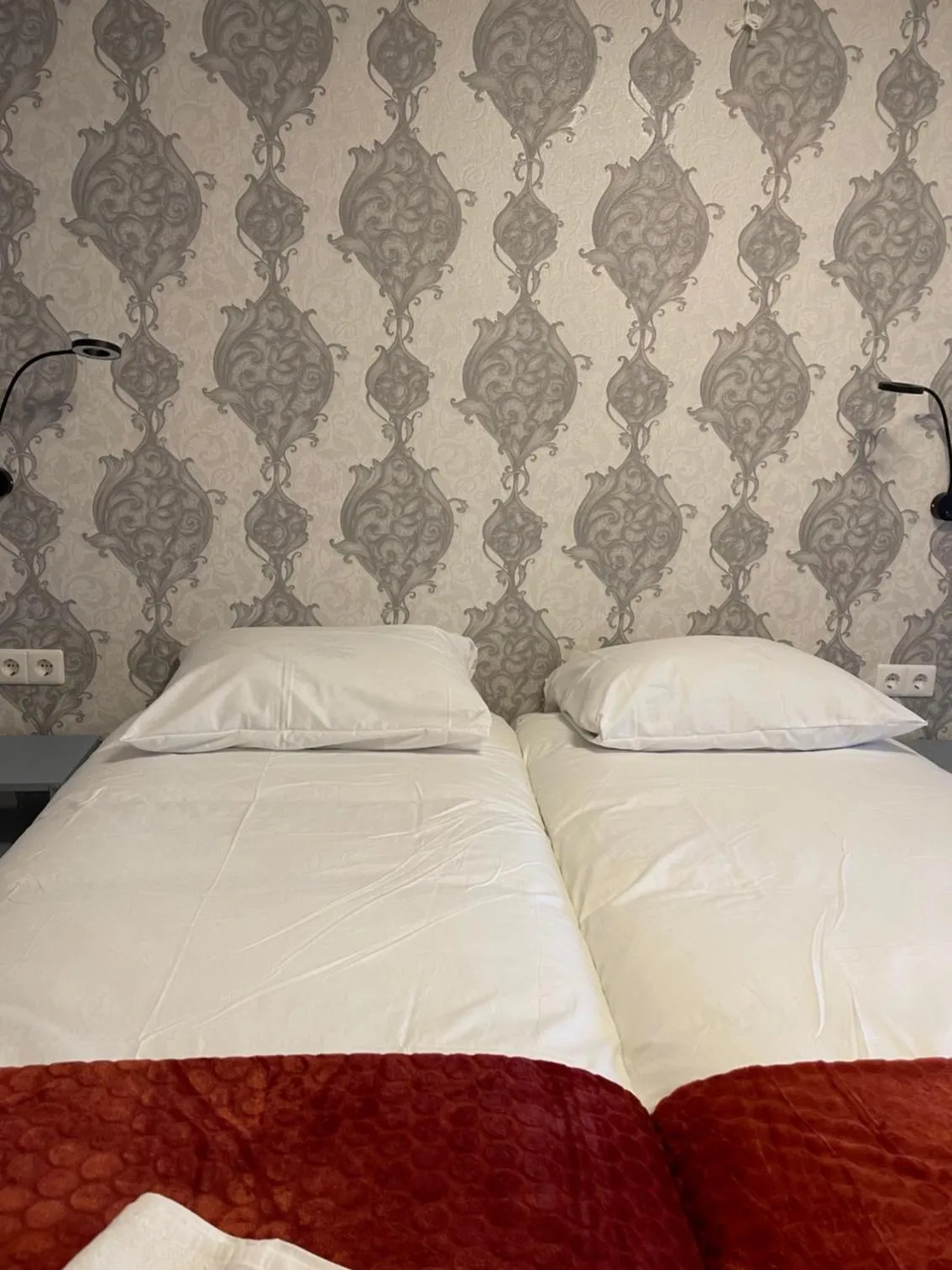 Bed in Hotel B&B Sint-Maria NEXT DOOR