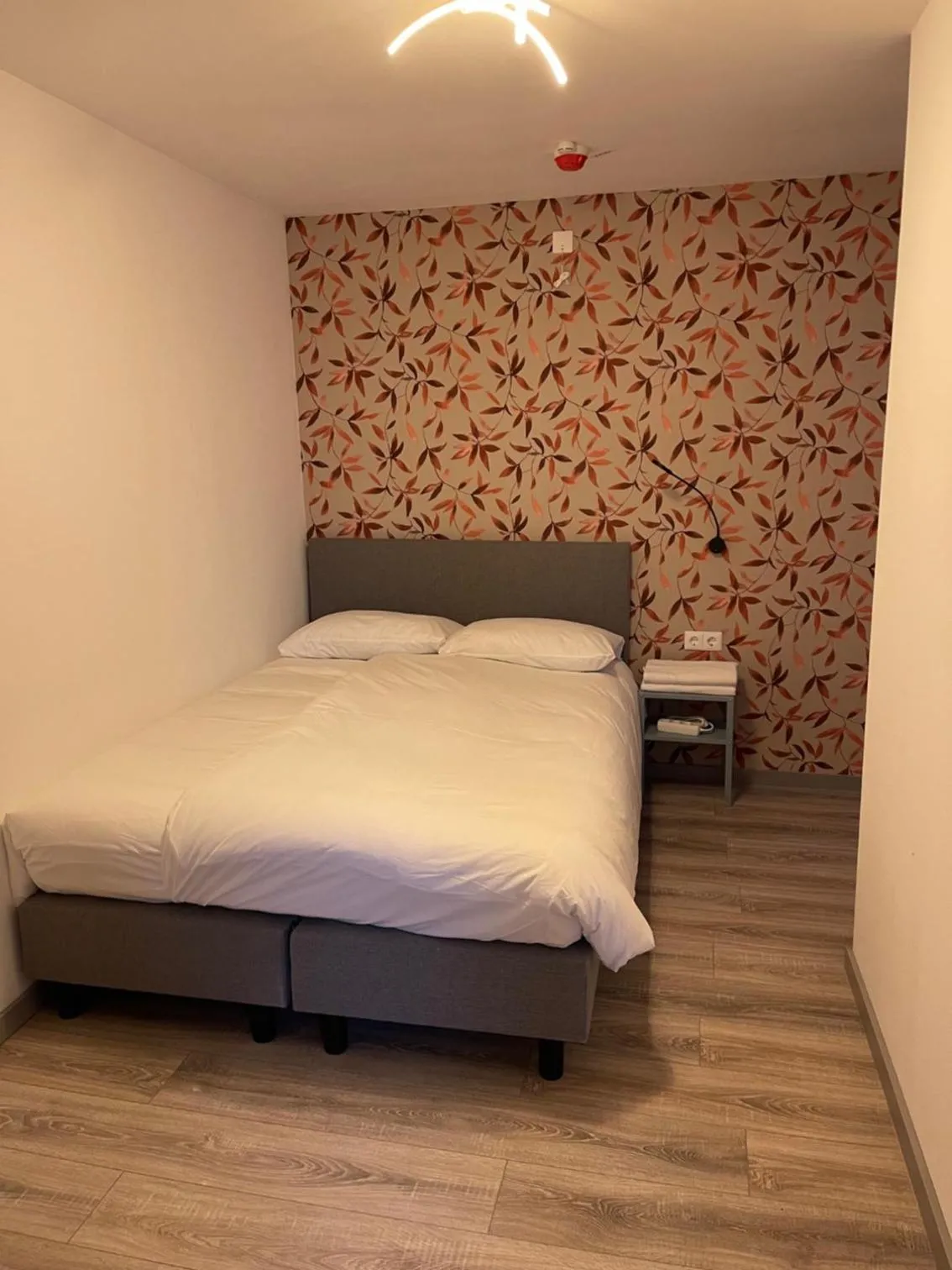 Bed in Hotel B&B Sint-Maria NEXT DOOR