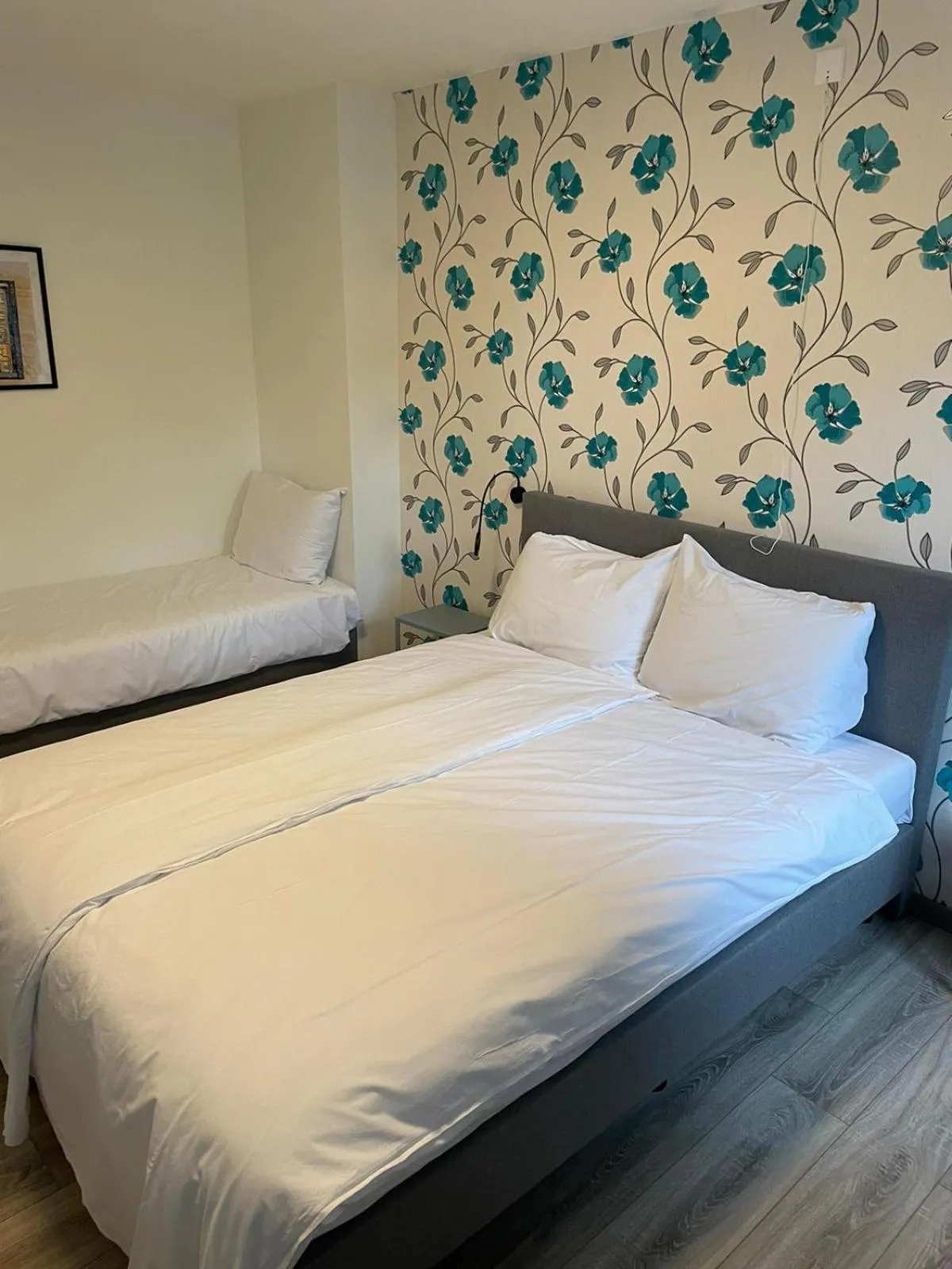 Bed in Hotel B&B Sint-Maria NEXT DOOR