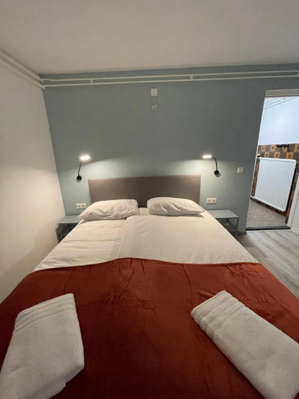 Bed in Hotel B&B Sint-Maria NEXT DOOR