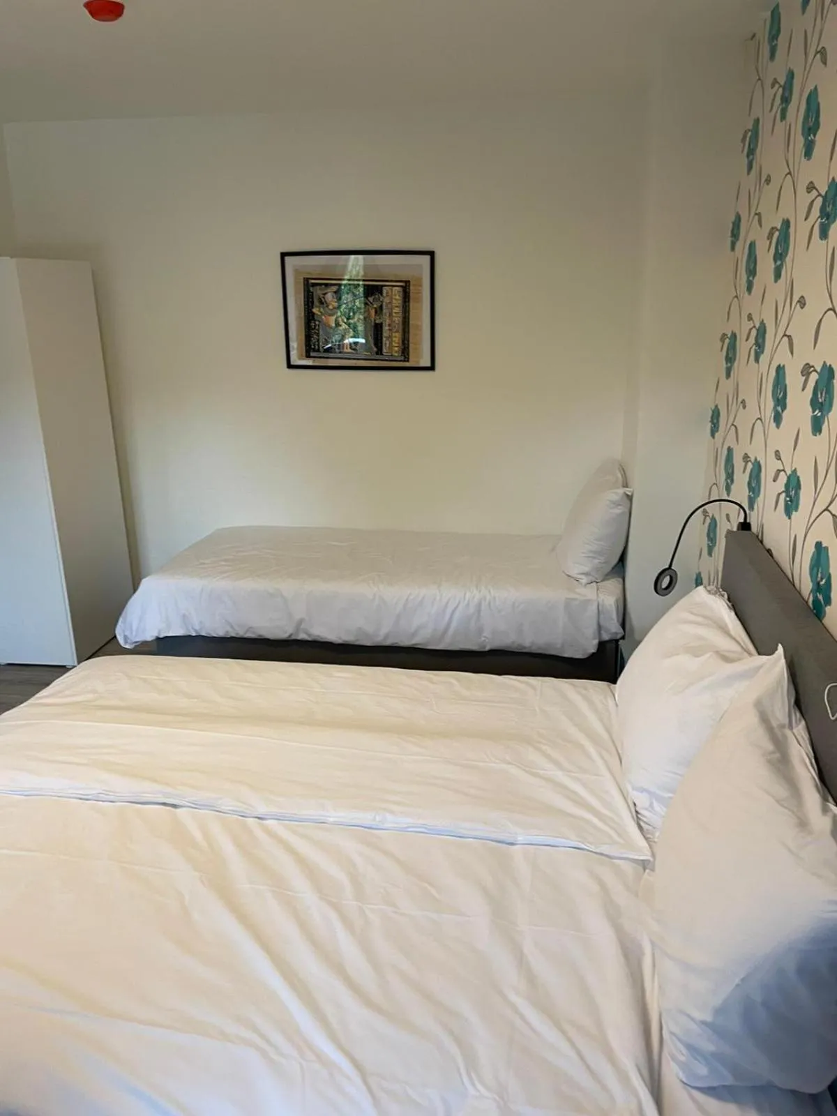 Bed in Hotel B&B Sint-Maria NEXT DOOR