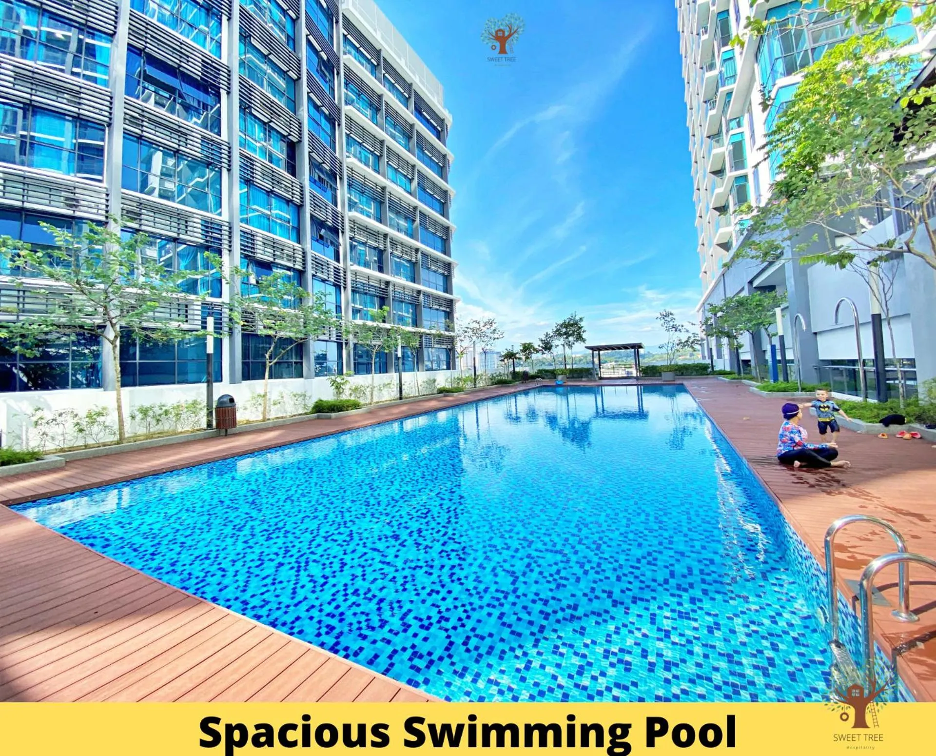 Swimming pool in Sweet Tree Homestay Petaling Jaya