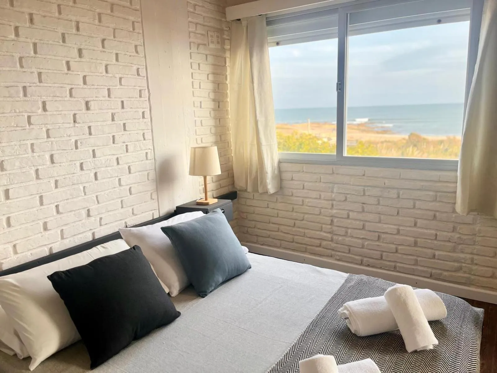 Property building, Bed in Portobello Suites Hotel