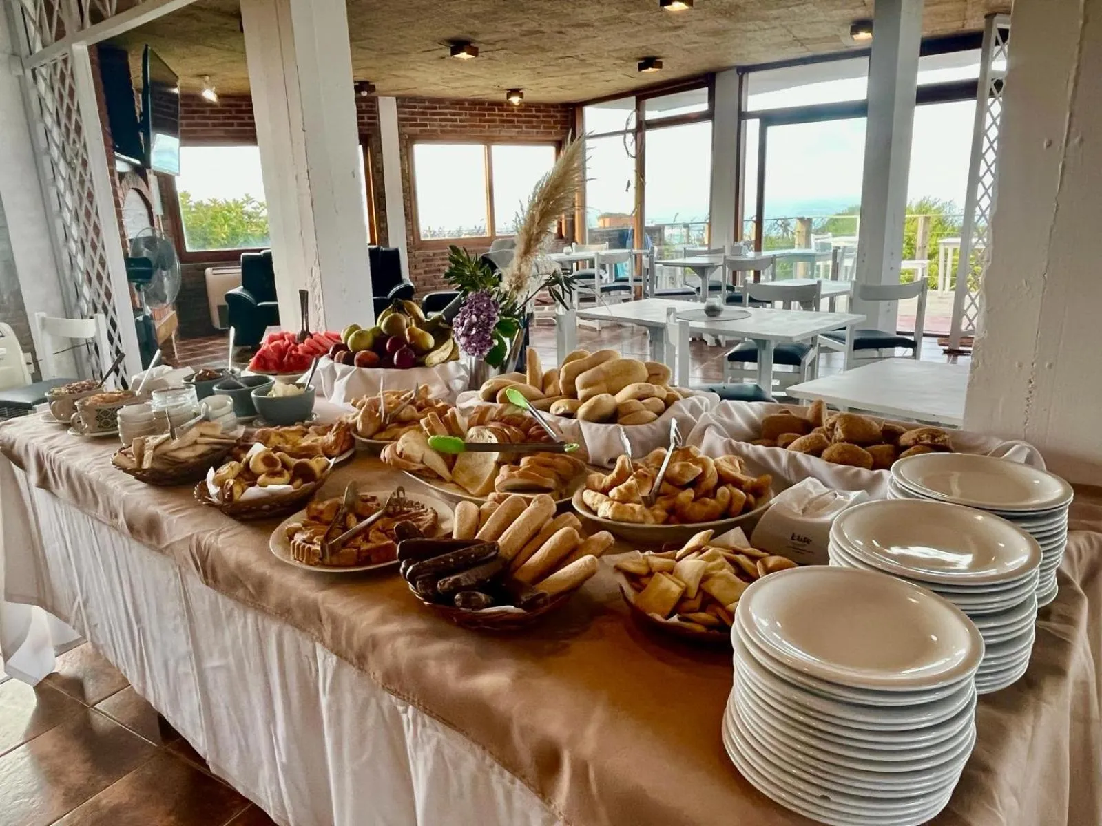 Breakfast in Portobello Suites Hotel