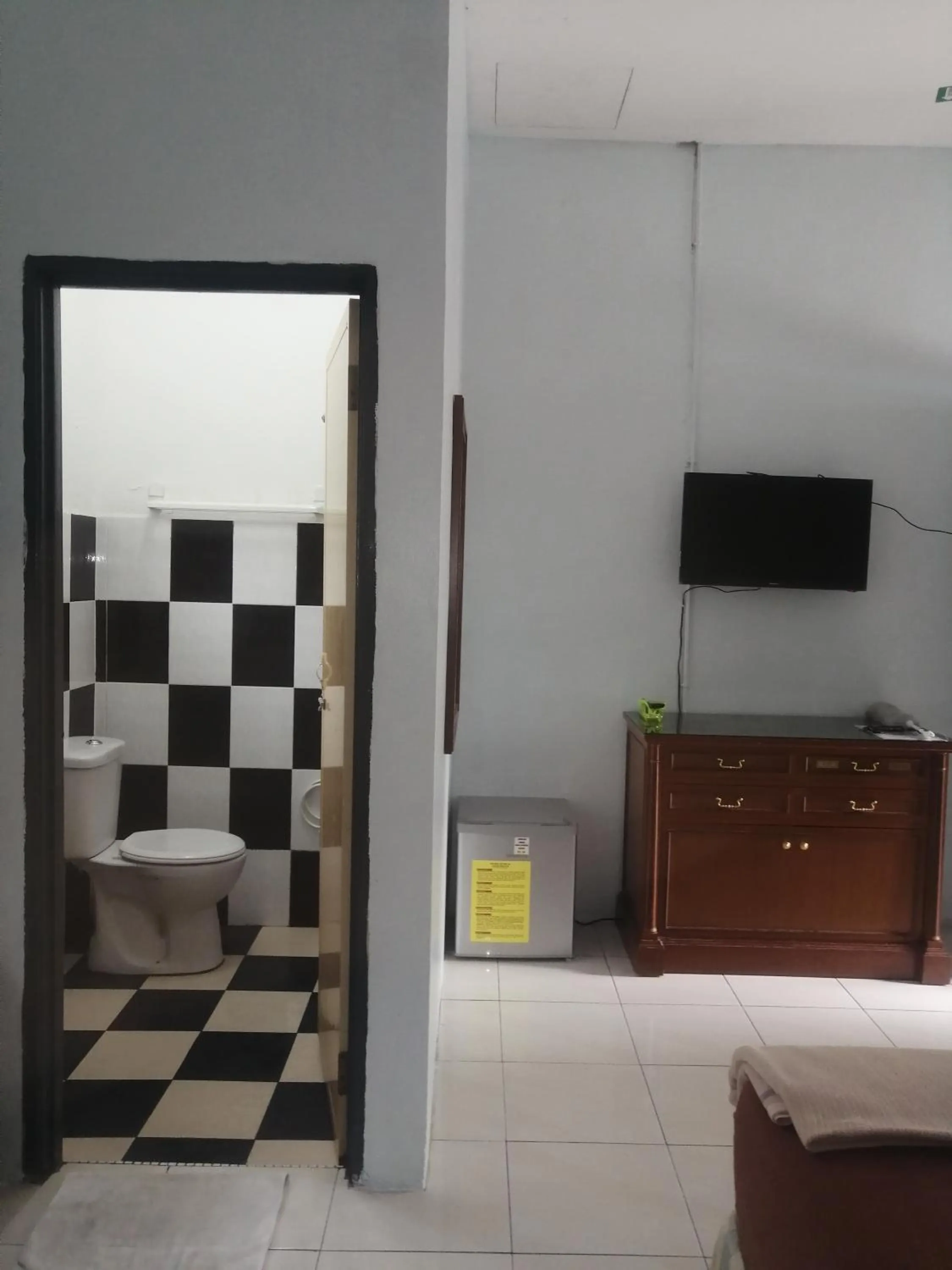 Toilet, Bed in Kamar Musafir MMS