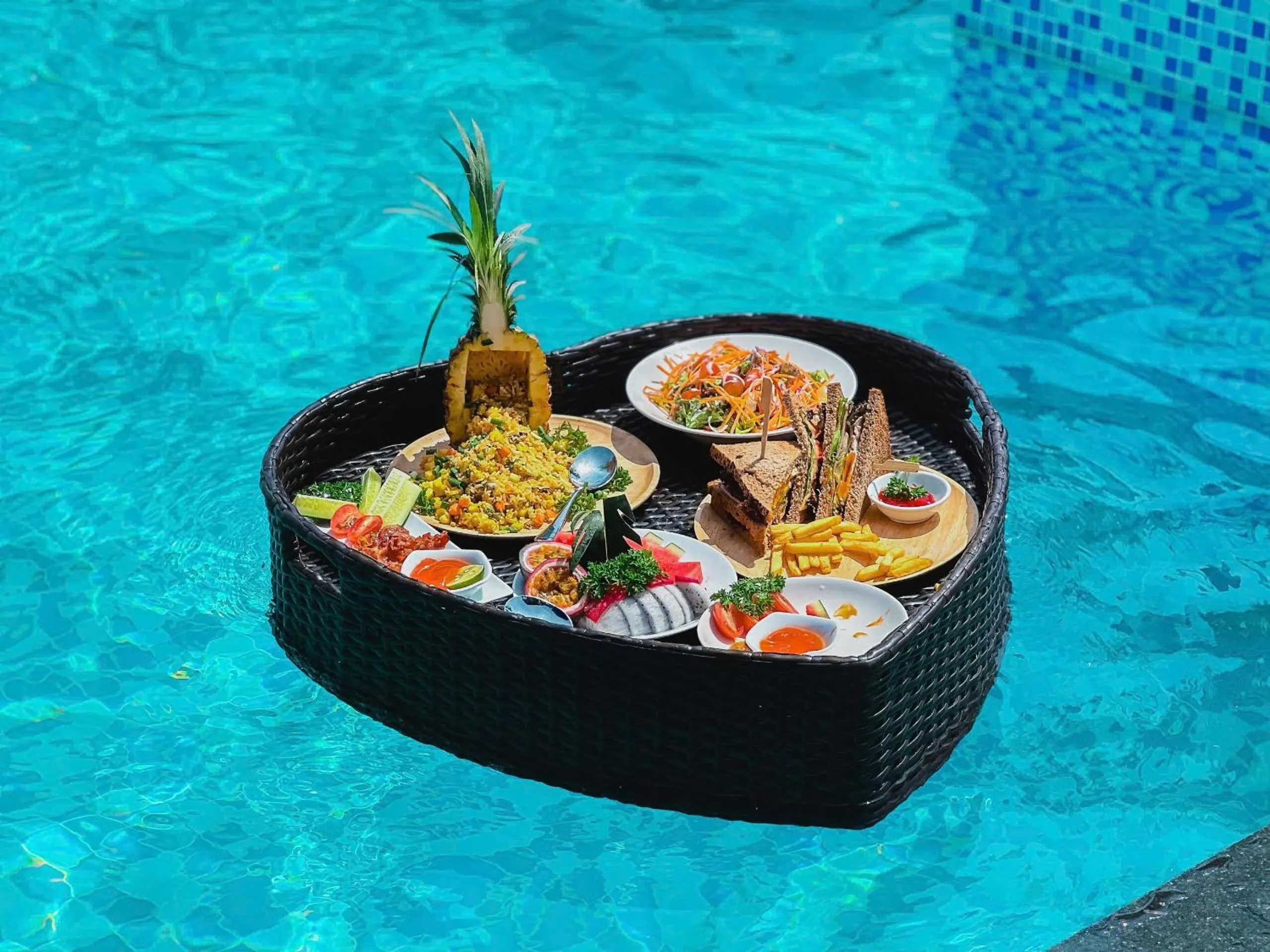 Food and drinks in The Sail Hotel - My Khe Beach