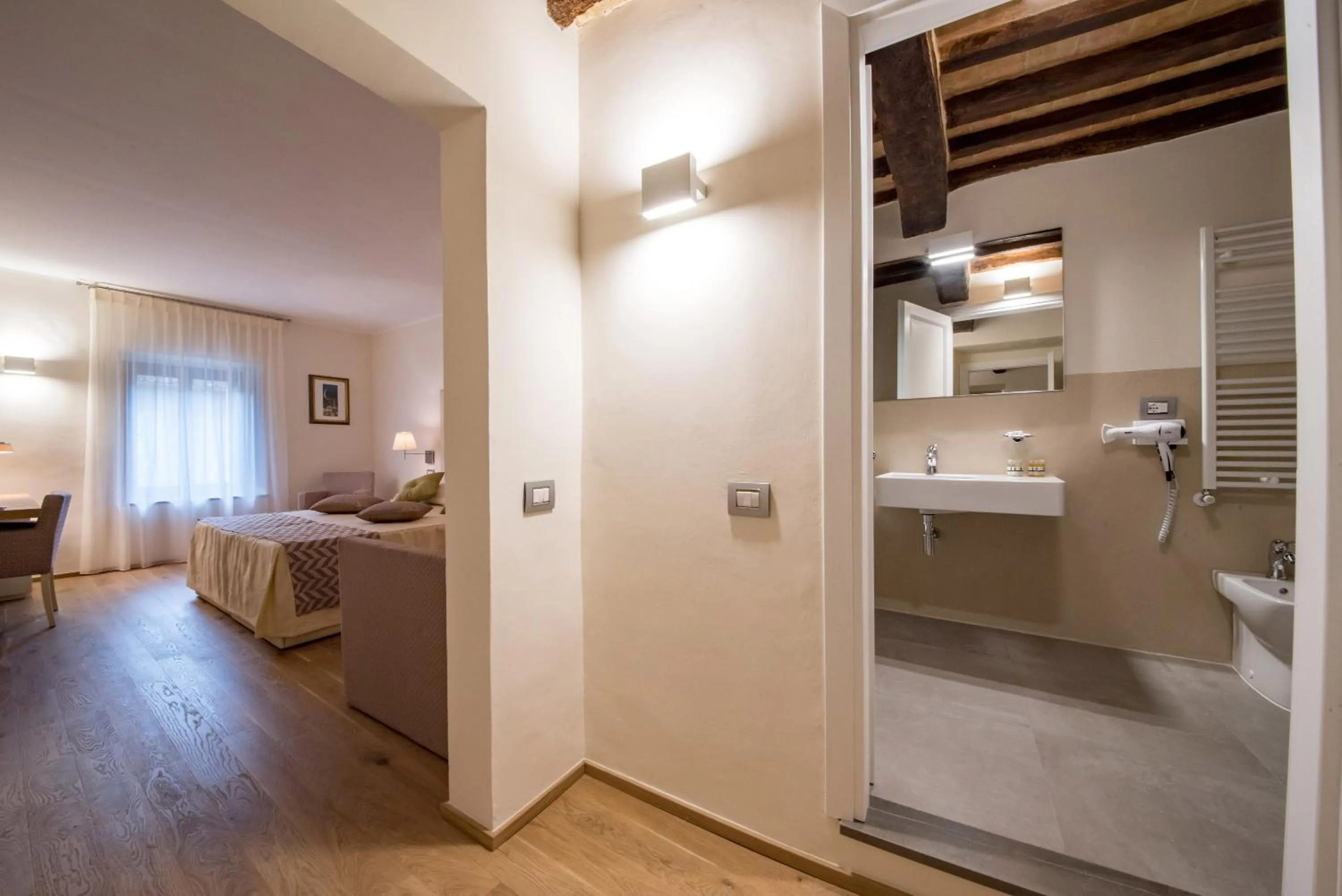 Bathroom, Bed in Hotel Il Palazzo