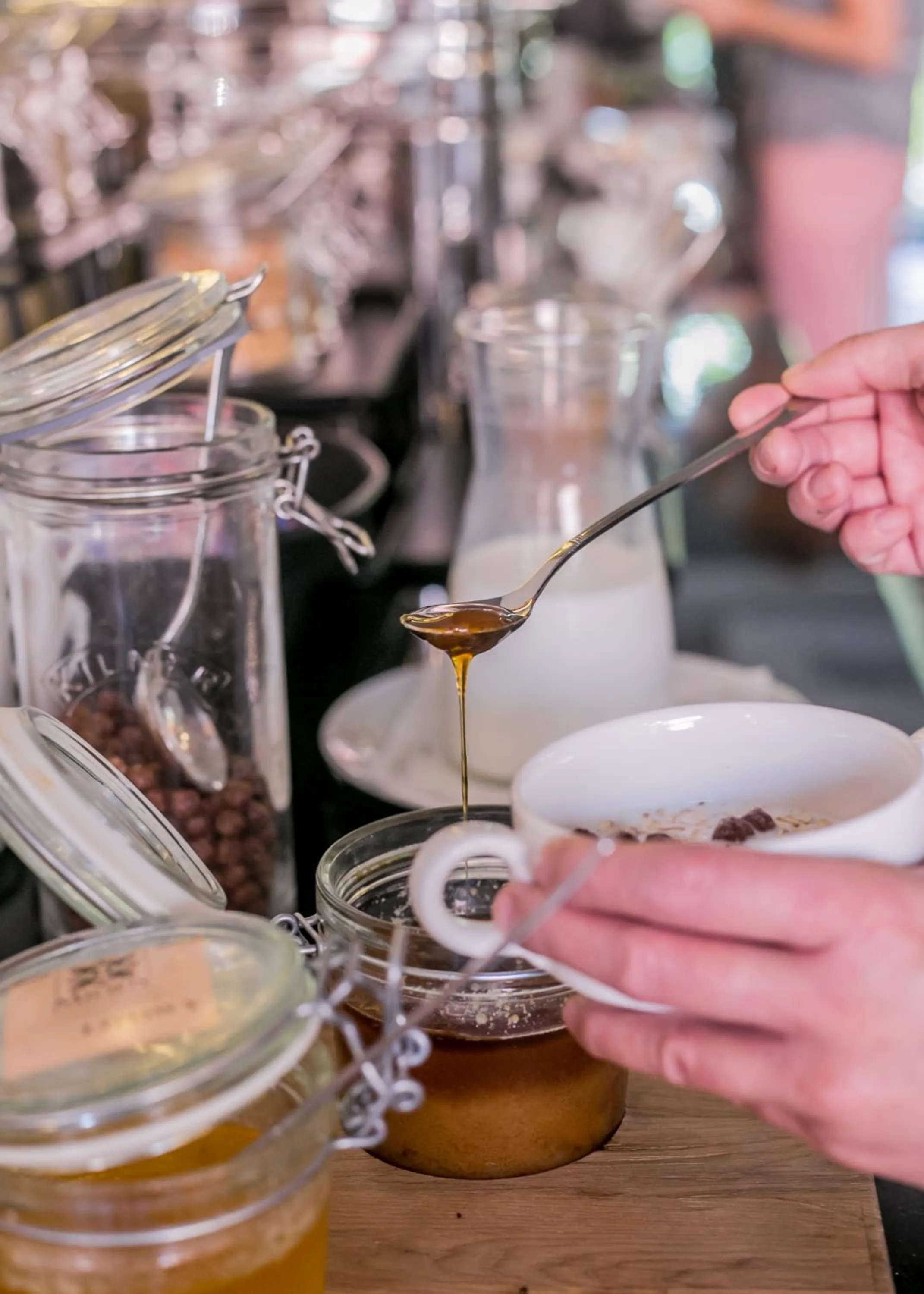 Restaurant/places to eat in Hotel Apis