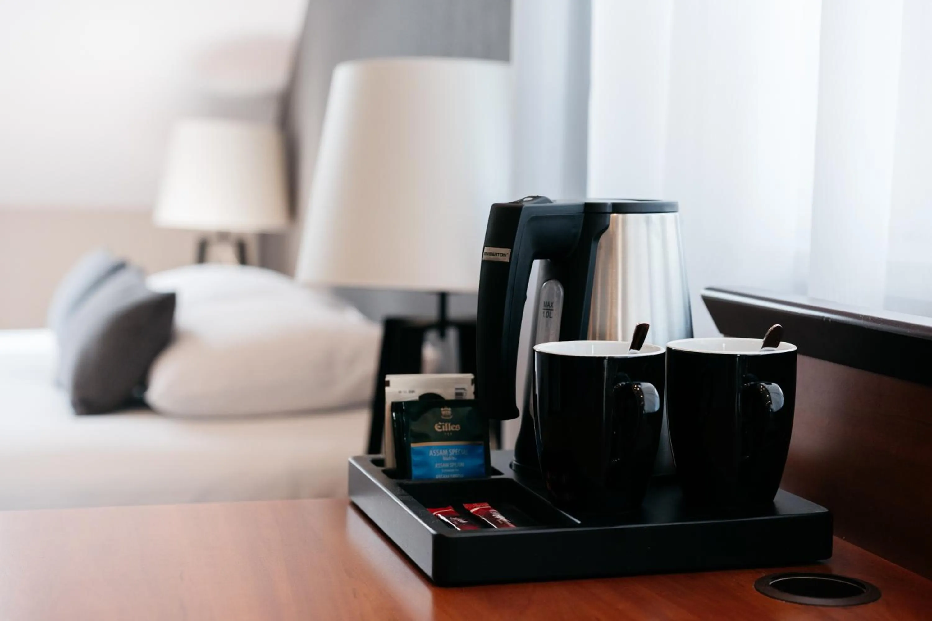 Coffee/tea facilities, Bed in Hotel Apis