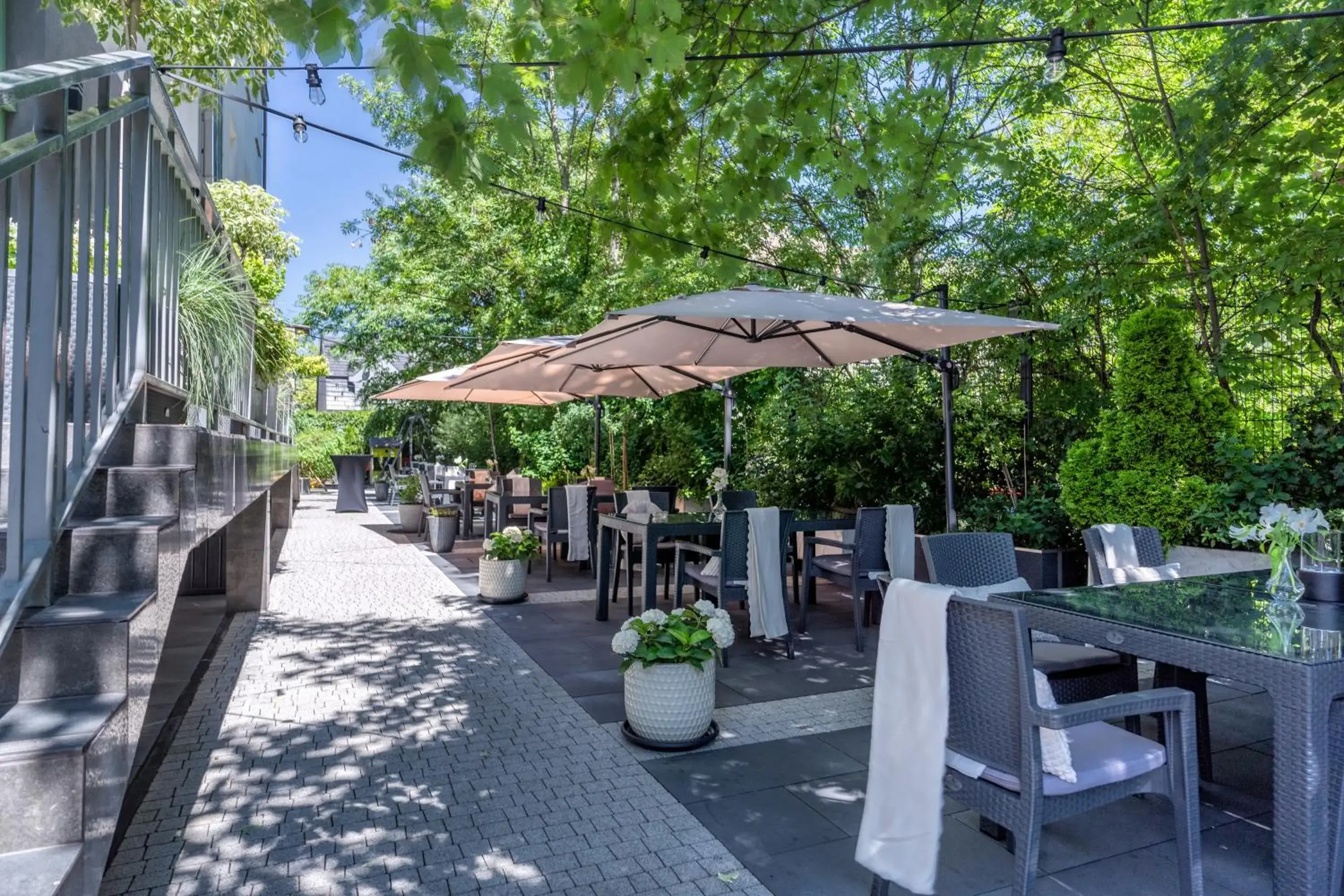 Property building in Hotel Apis Property building in Hotel Apis