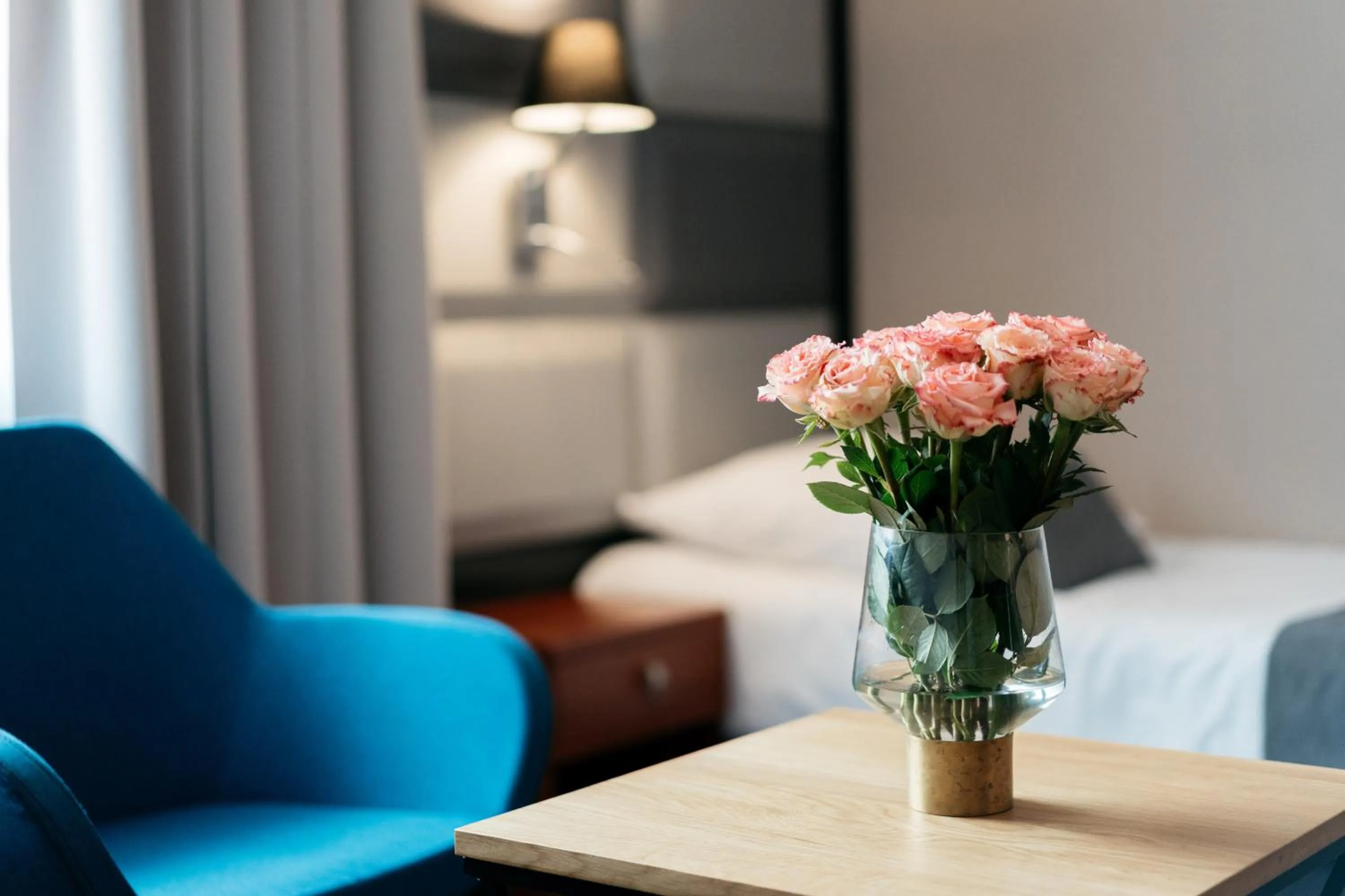 Seating area, Bed in Hotel Apis