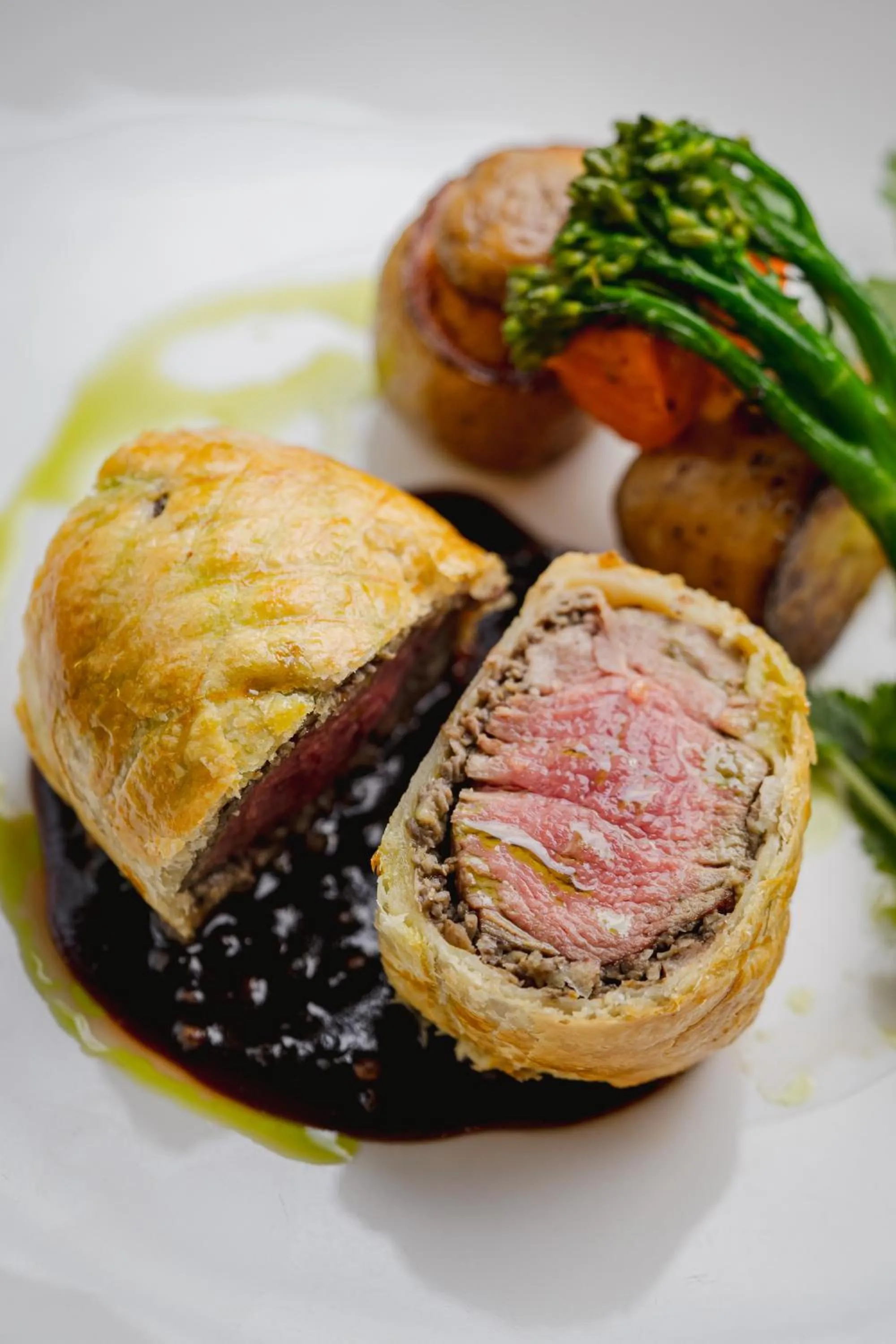 Restaurant/places to eat in Hotel Apis