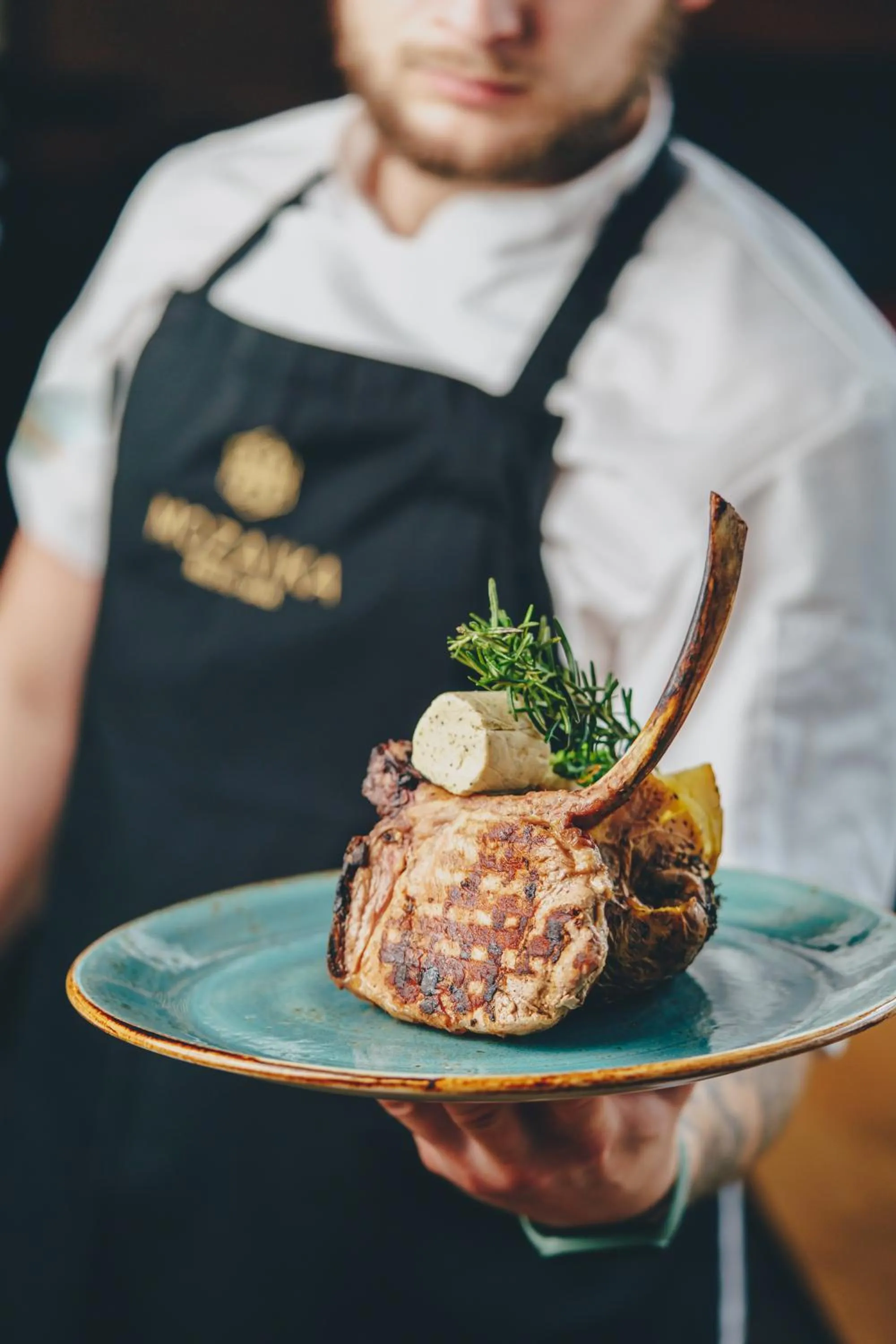 Restaurant/places to eat in Hotel Apis