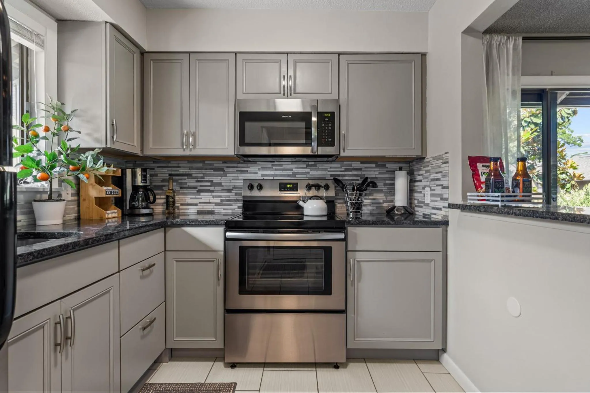 Kitchen or kitchenette in Legends and Masters Iron Suite