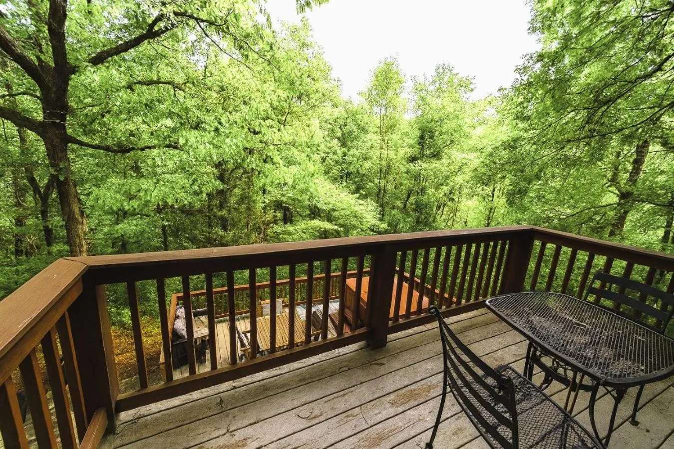 Patio in FREE Tickets! Wandering Bear Lodge 4BR Mountain Chalet with Hot Tub, Game Room & Fire Pit