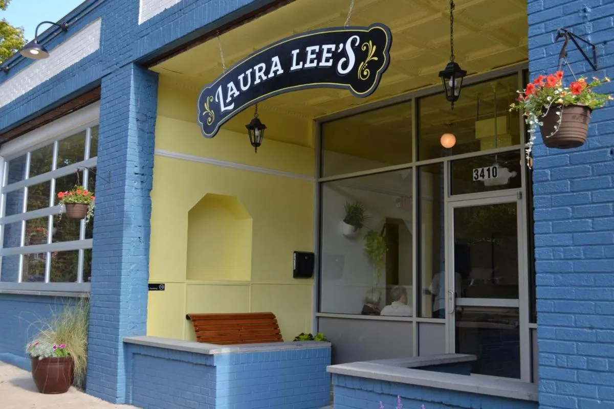 Restaurant/places to eat in The Great Pink Lady with Huge Wrap Around Porch!